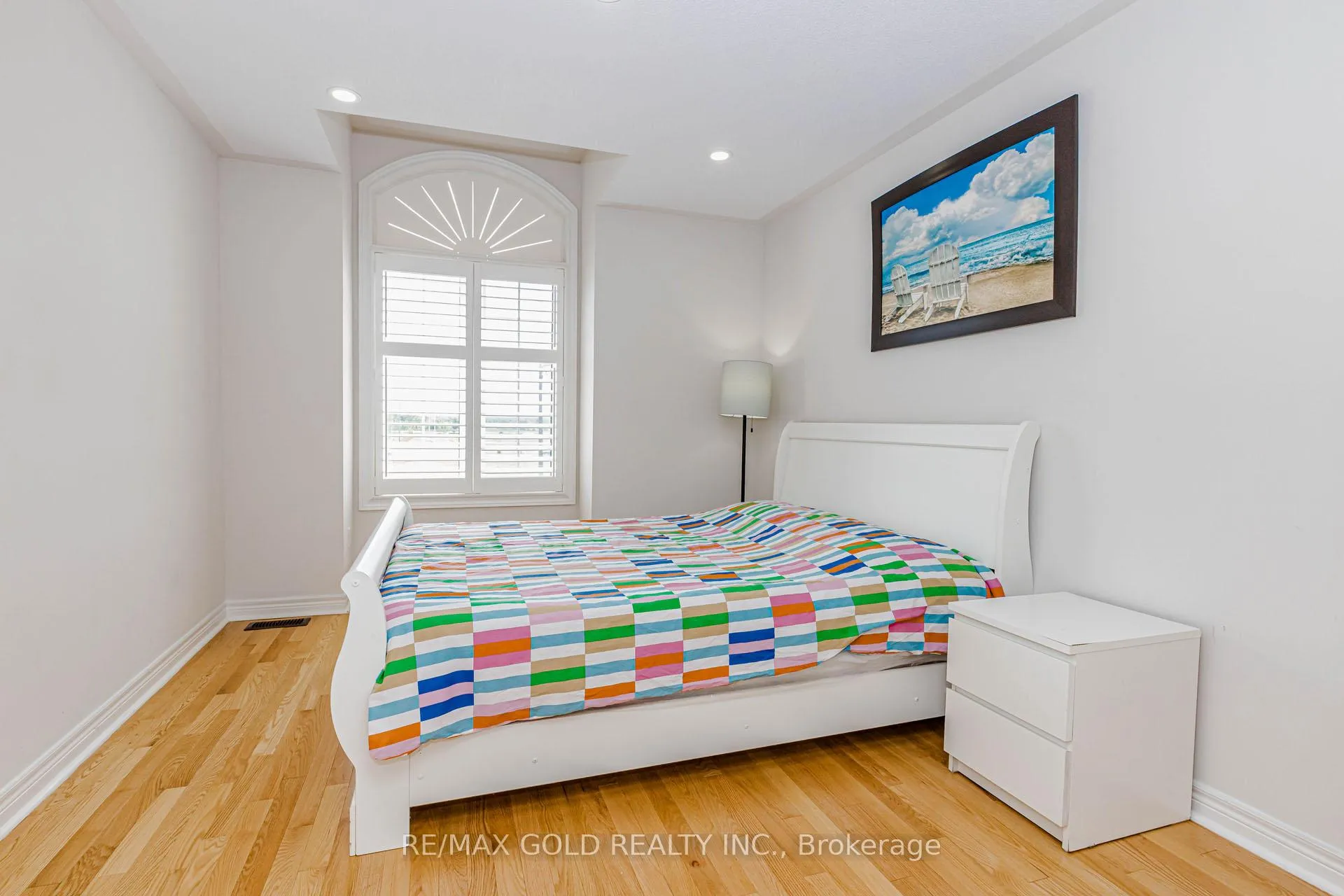 Photo 29 of 566 Bessborough Drive, Milton, Harrison — HOMEH