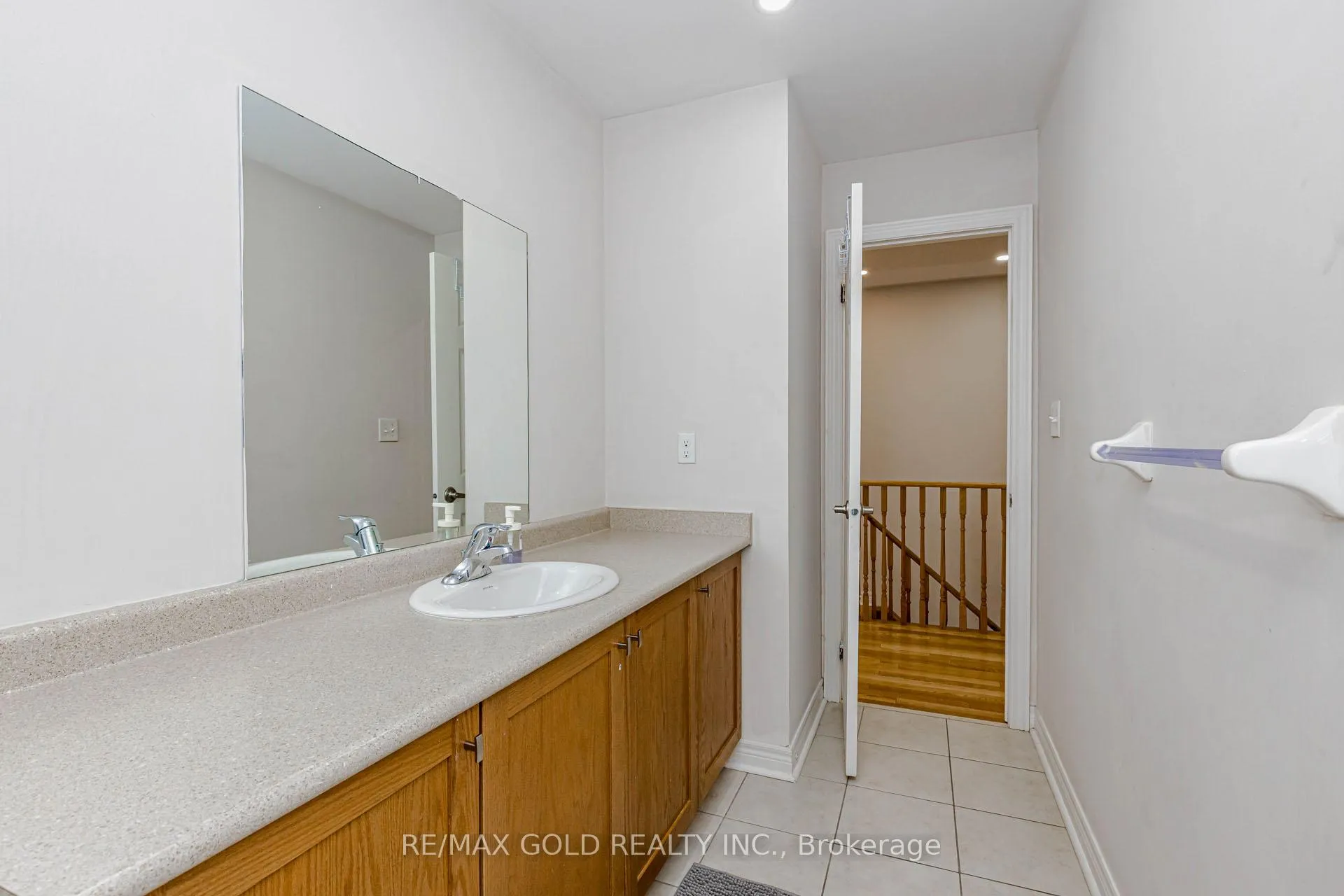 Photo 32 of 566 Bessborough Drive, Milton, Harrison — HOMEH
