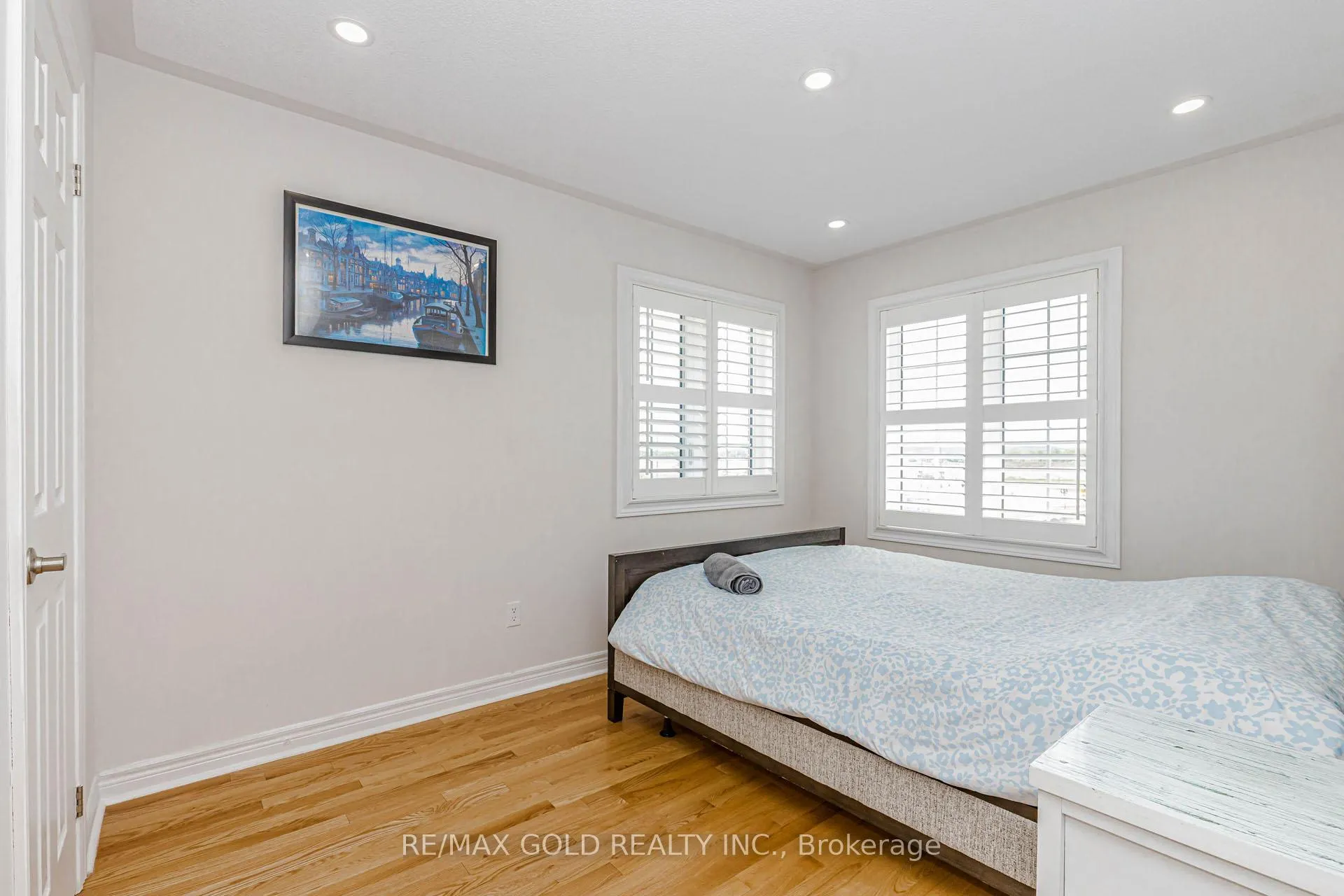 Photo 33 of 566 Bessborough Drive, Milton, Harrison — HOMEH