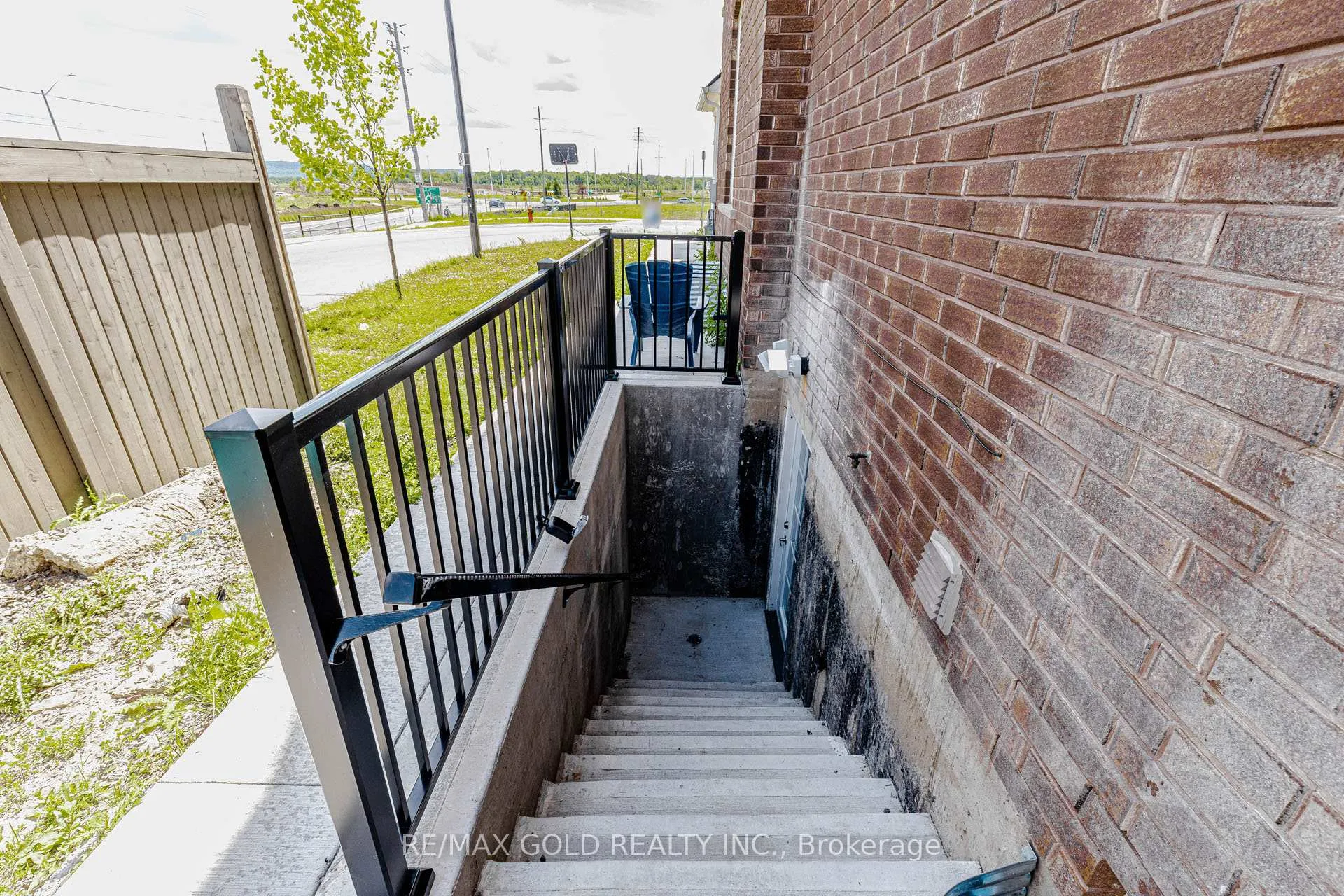 Photo 35 of 566 Bessborough Drive, Milton, Harrison — HOMEH