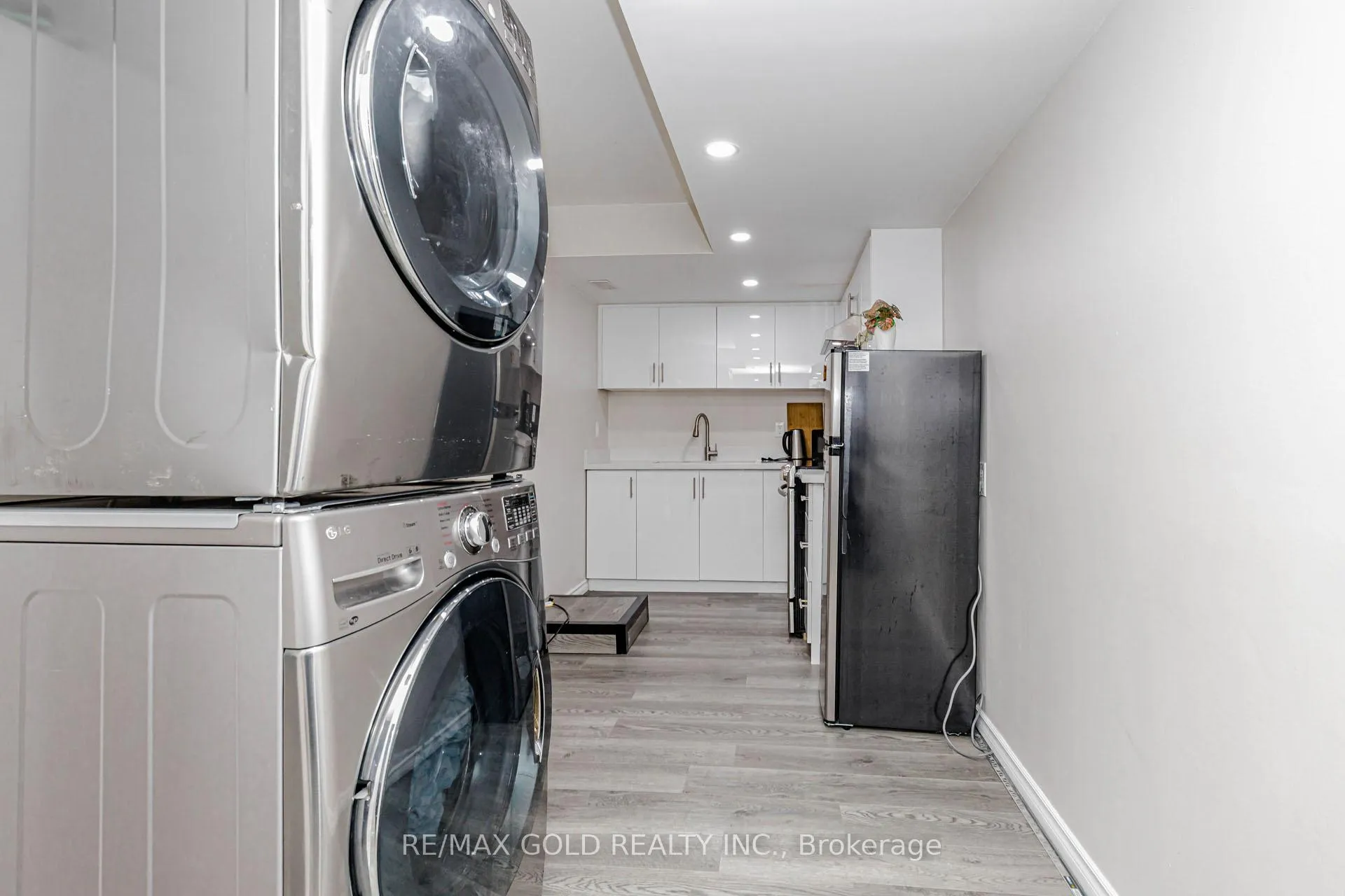 Photo 41 of 566 Bessborough Drive, Milton, Harrison — HOMEH