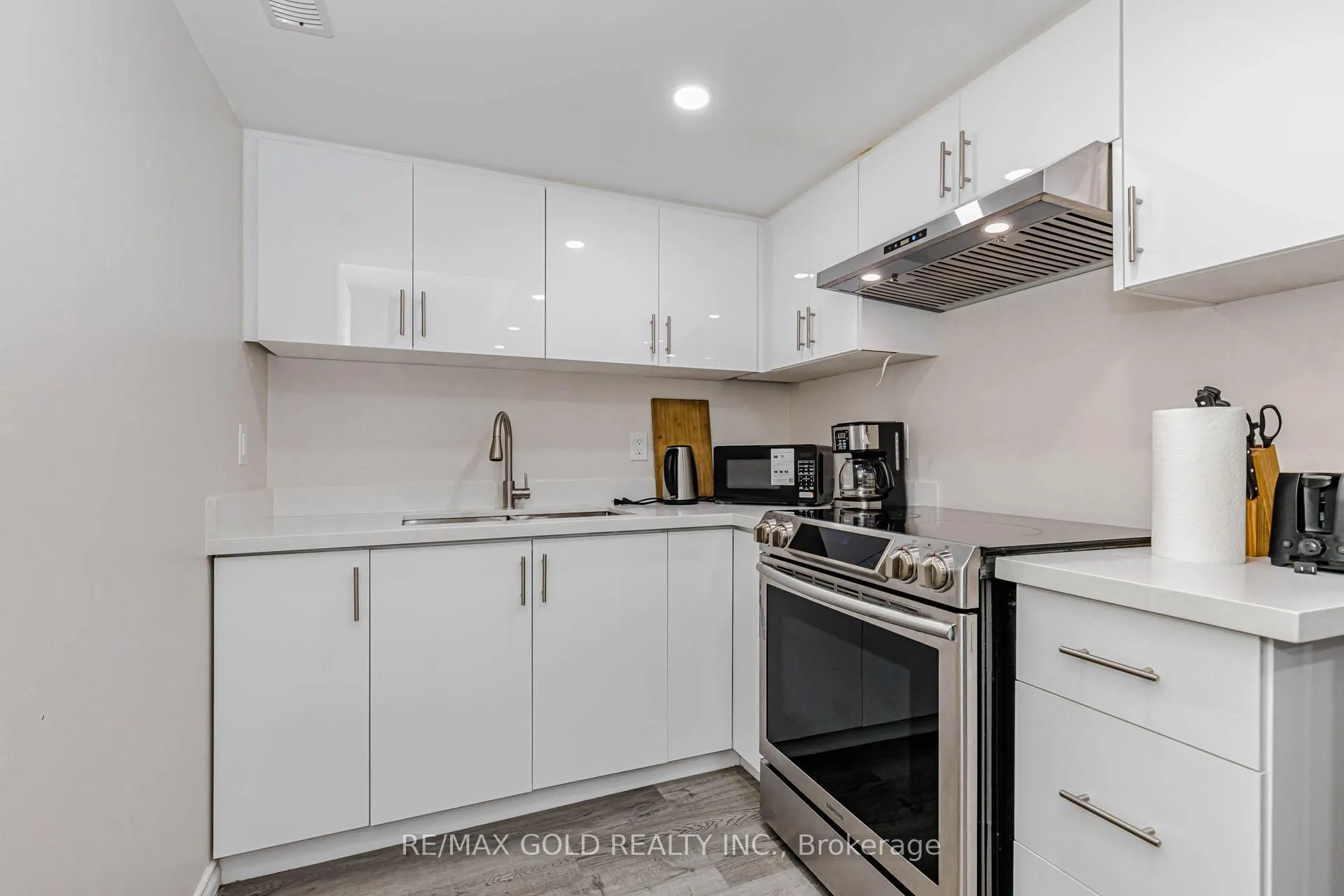 Photo 43 of 566 Bessborough Drive, Milton, Harrison — HOMEH
