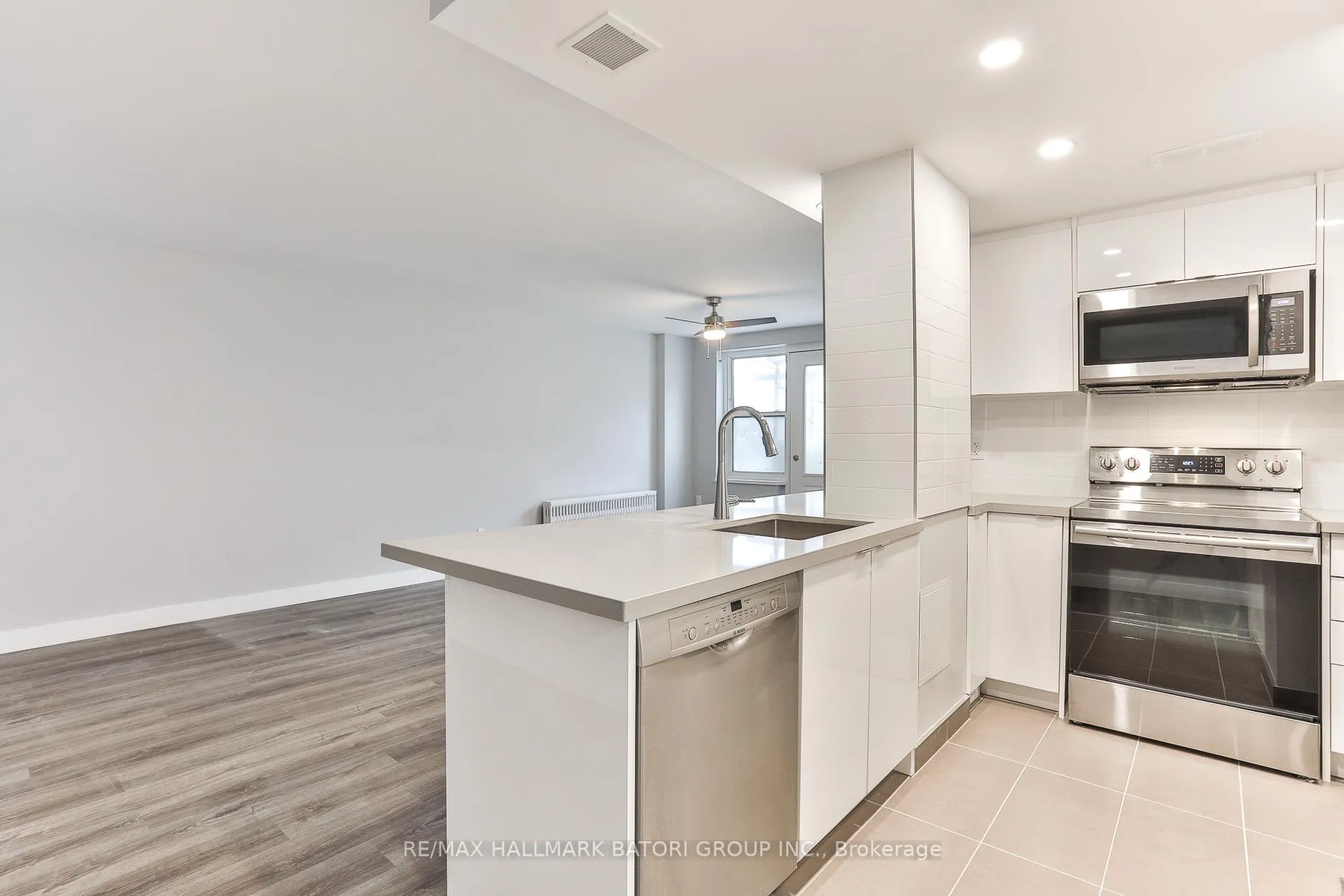 Photo 4 of Unit 310, 2603 Bathurst Street, Toronto, Forest Hill North — HOMEH
