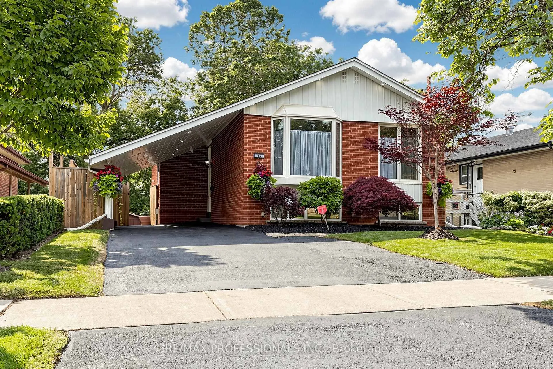 Front of 17 Barwell Crescent
