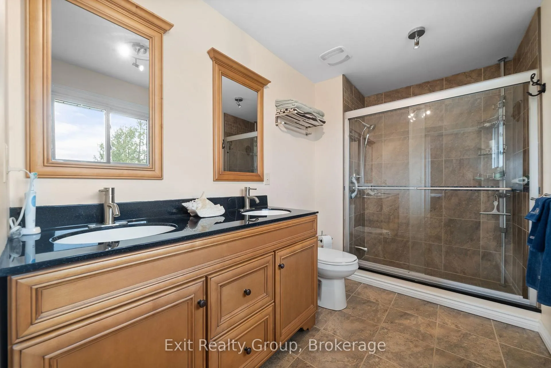 Photo 16 of 95 Boundary Road, Belleville, Thurlow Ward — HOMEH