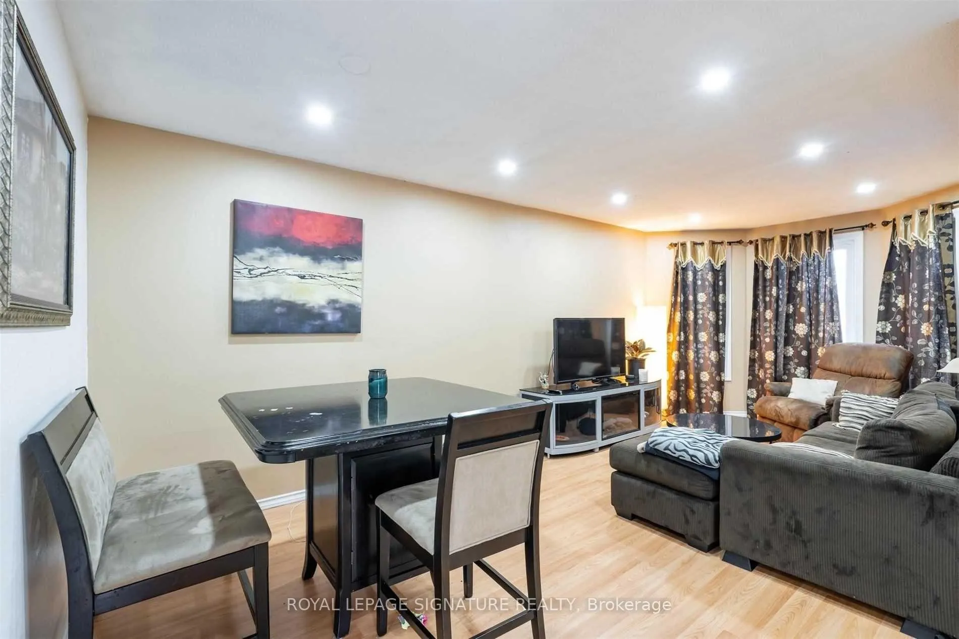 Photo 6 of Unit Upper, 52 Buchanan Crescent, Brantford — HOMEH
