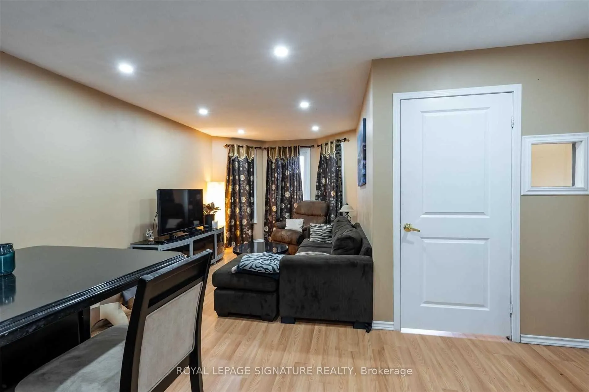 Photo 7 of Unit Upper, 52 Buchanan Crescent, Brantford — HOMEH
