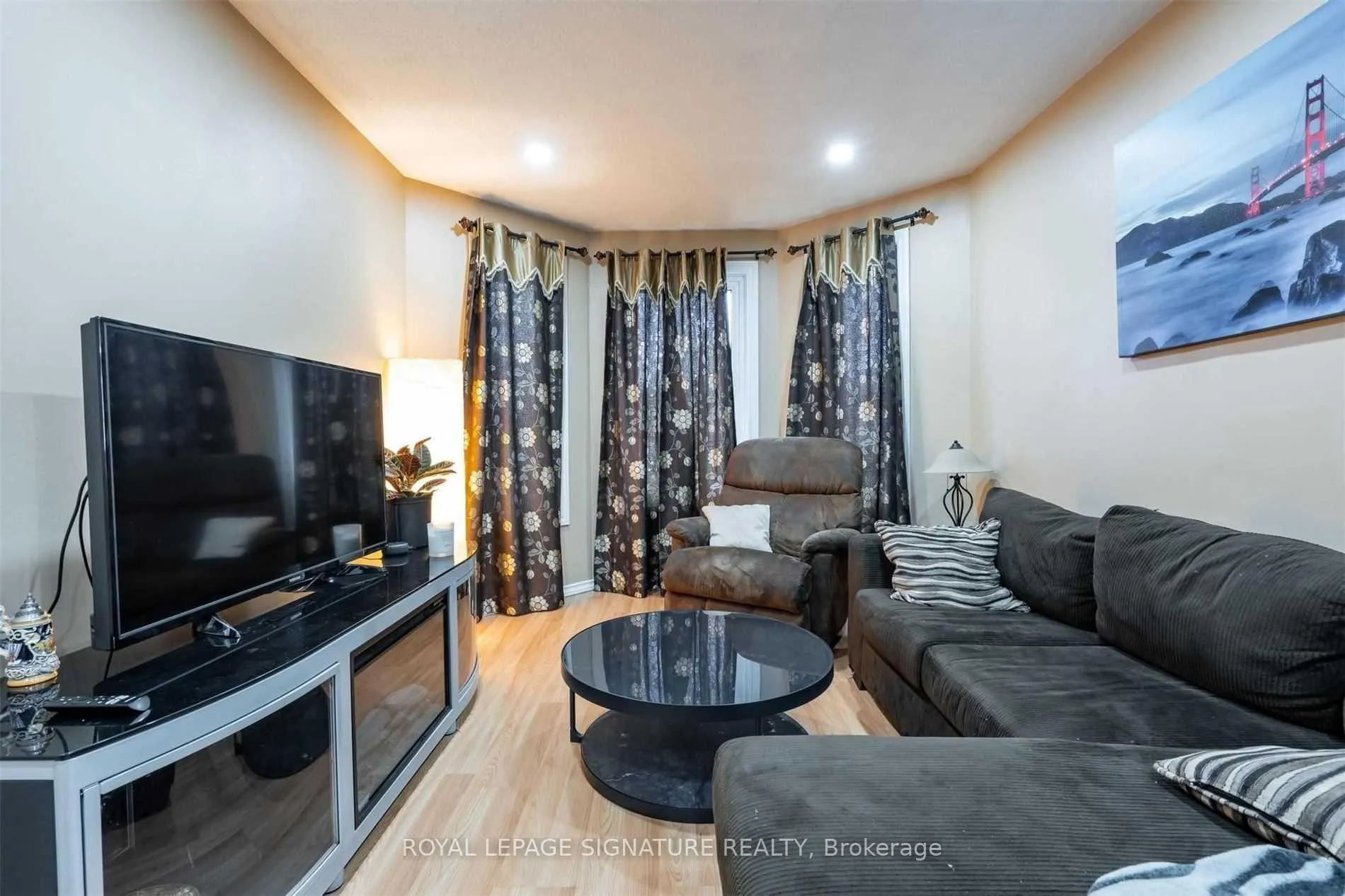 Photo 8 of Unit Upper, 52 Buchanan Crescent, Brantford — HOMEH