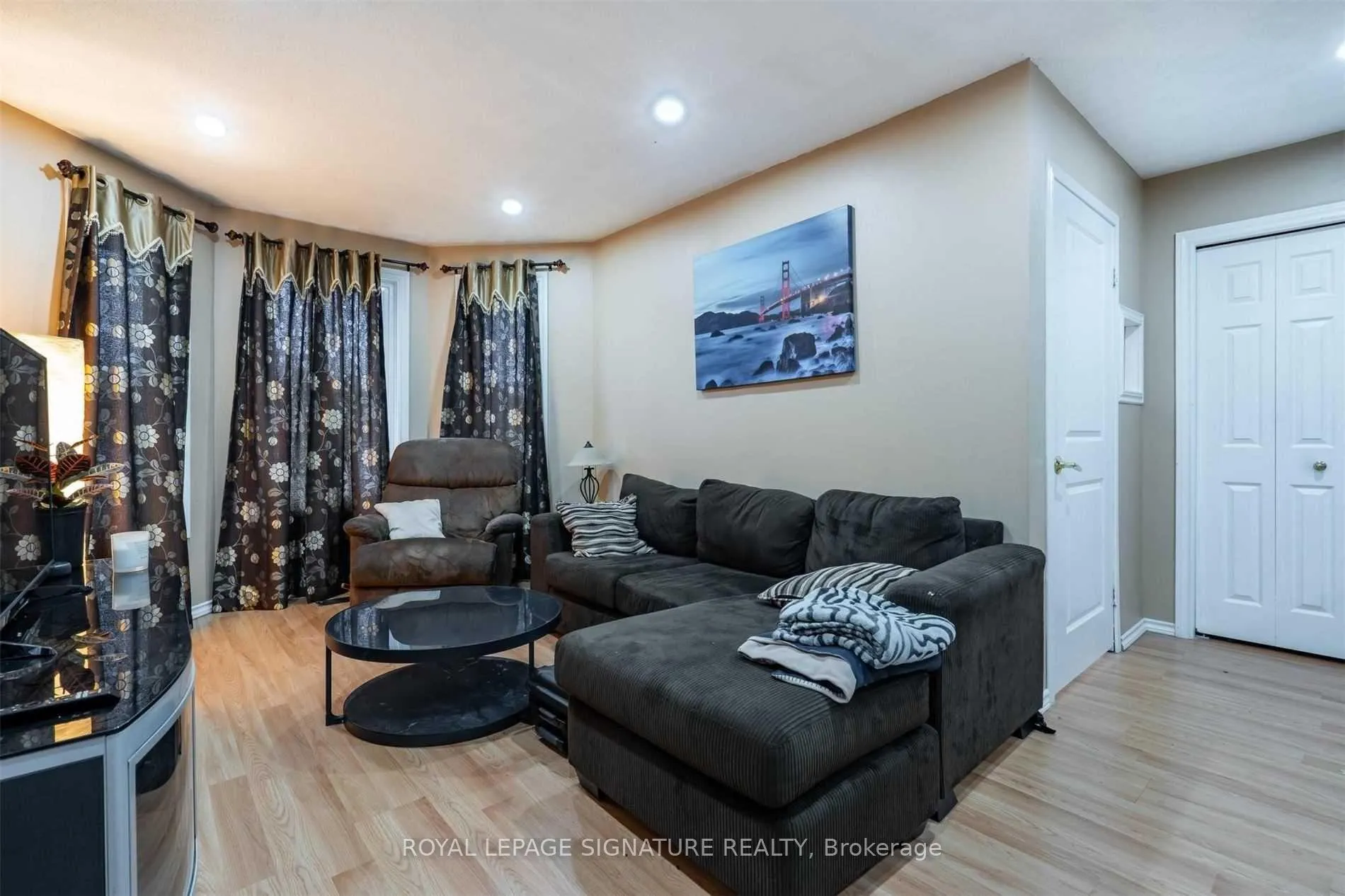 Photo 9 of Unit Upper, 52 Buchanan Crescent, Brantford — HOMEH