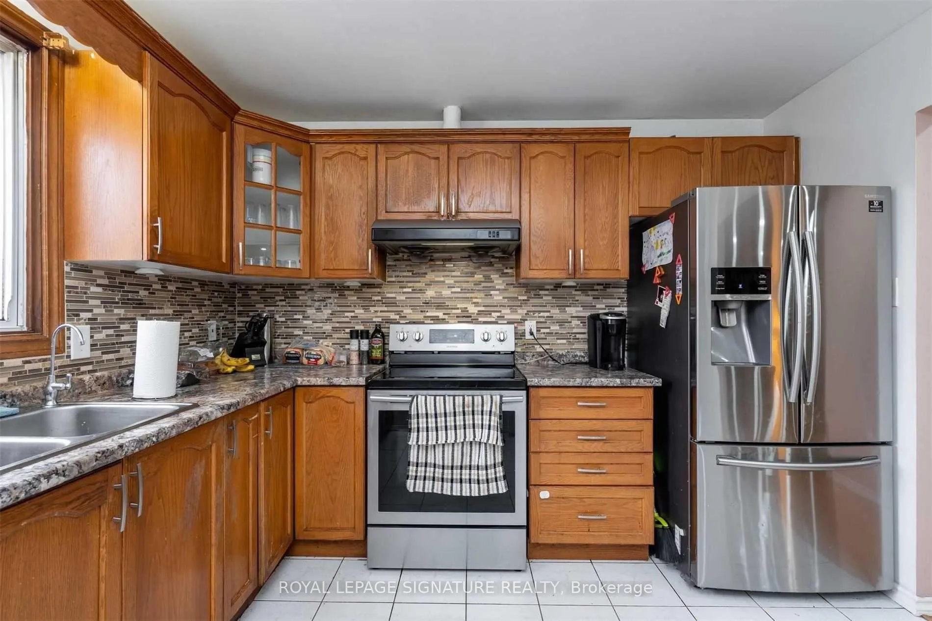 Photo 12 of Unit Upper, 52 Buchanan Crescent, Brantford — HOMEH