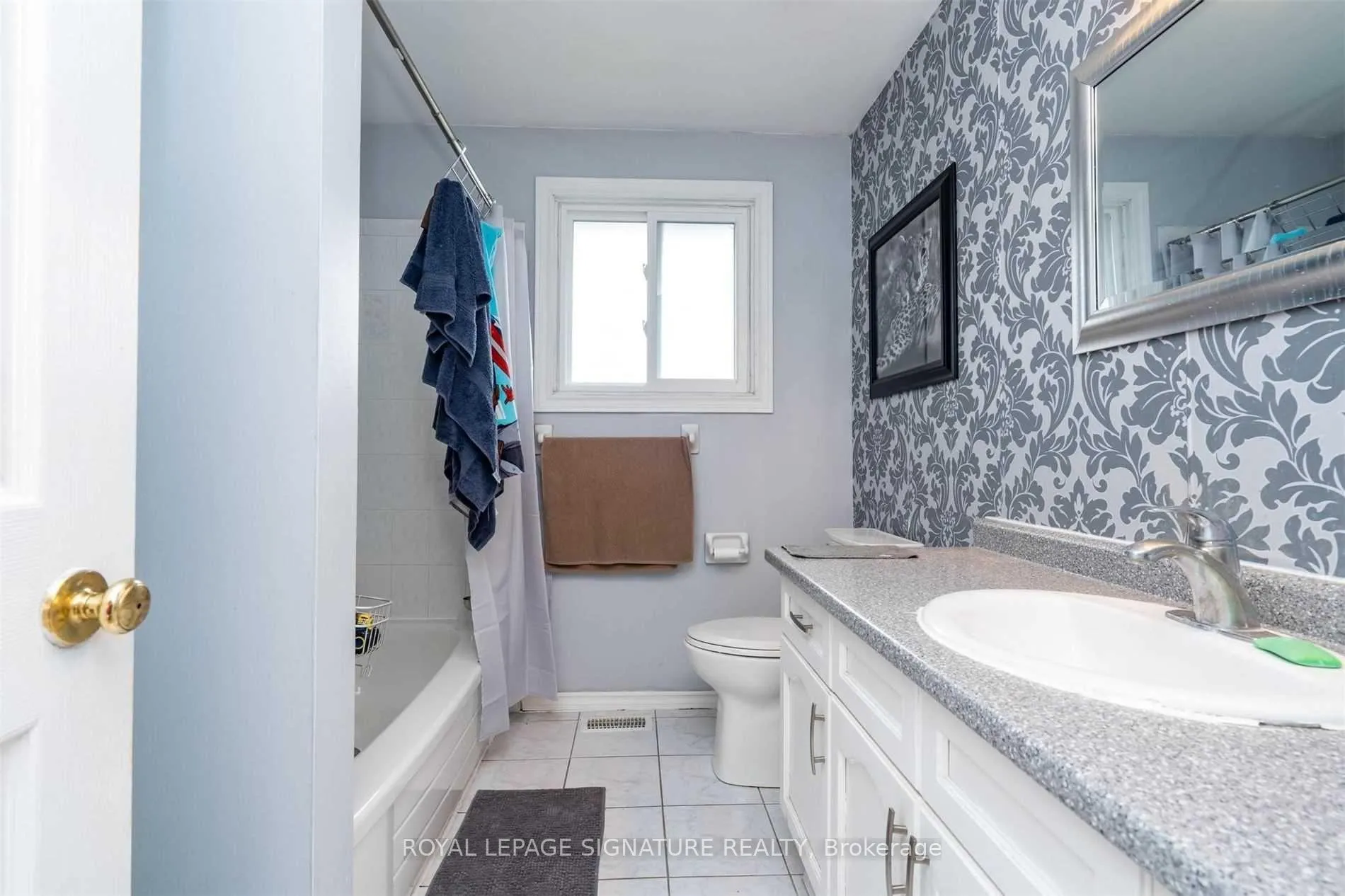 Photo 18 of Unit Upper, 52 Buchanan Crescent, Brantford — HOMEH
