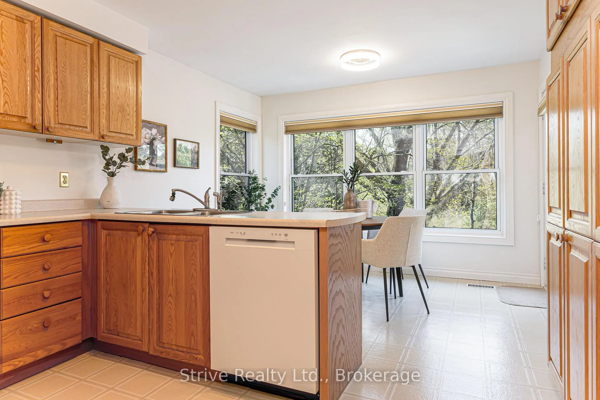 Photo 16 of 59 Blackcreek Trail, Clarington, Courtice — HOMEH