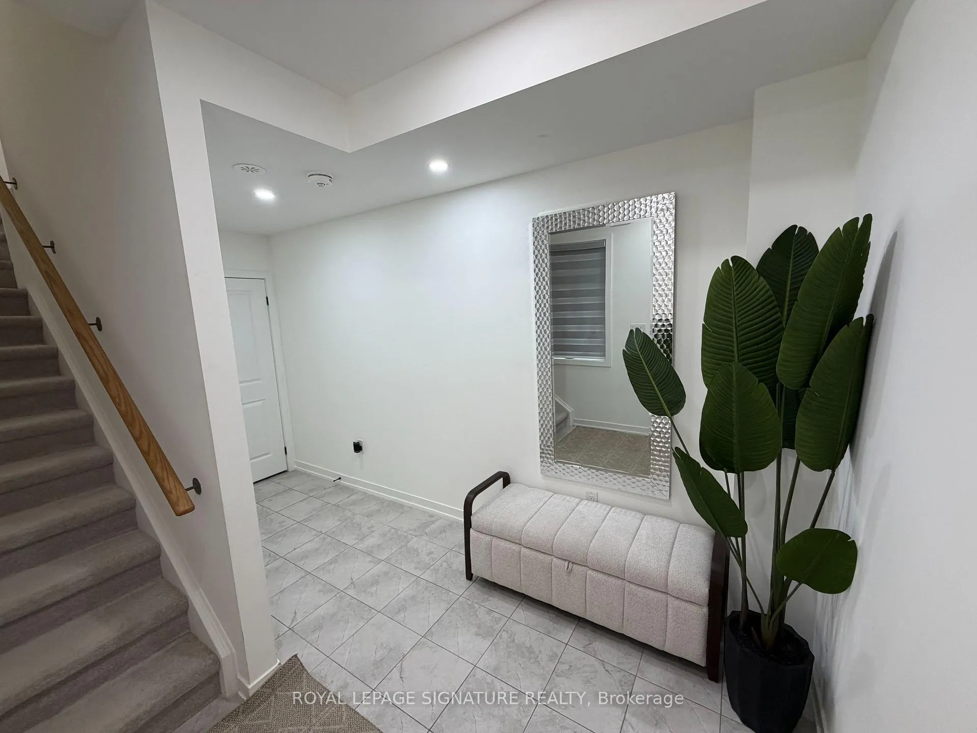 Photo 7 of 2 Beliveau Street, Vaughan, Vaughan Grove — HOMEH
