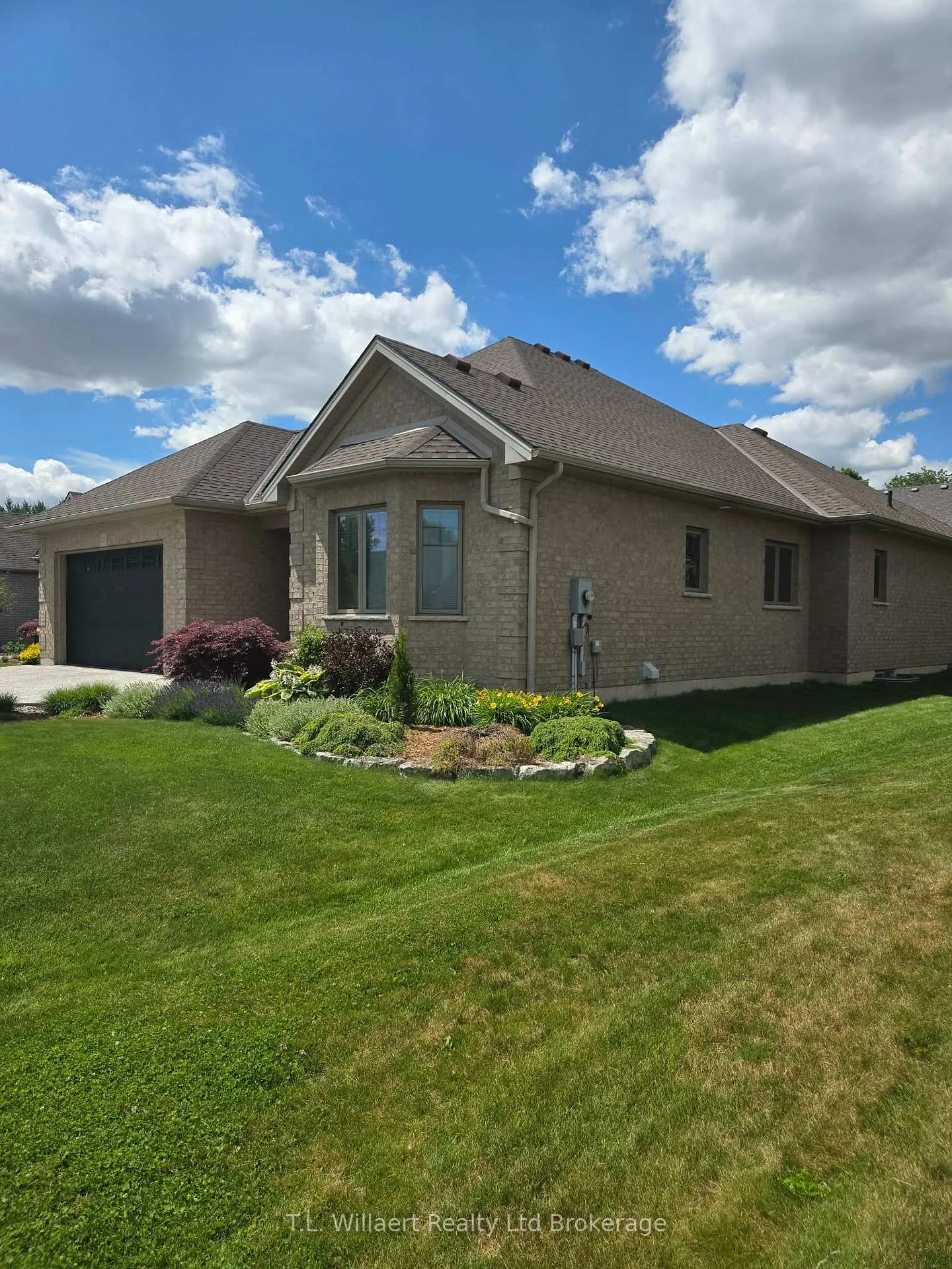 Photo 1 of 50 Wood Haven Drive, Tillsonburg — HOMEH