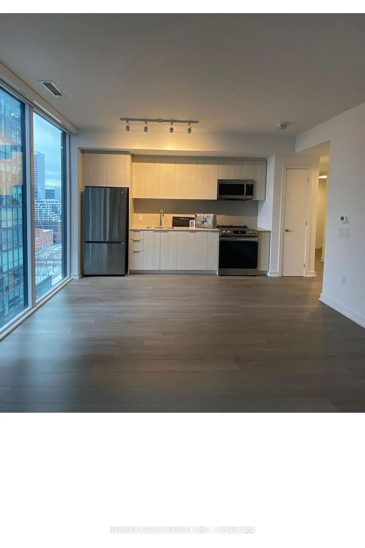 Photo 3 of Unit 1708, 357 King Street W, Toronto, Waterfront Communities — HOMEH