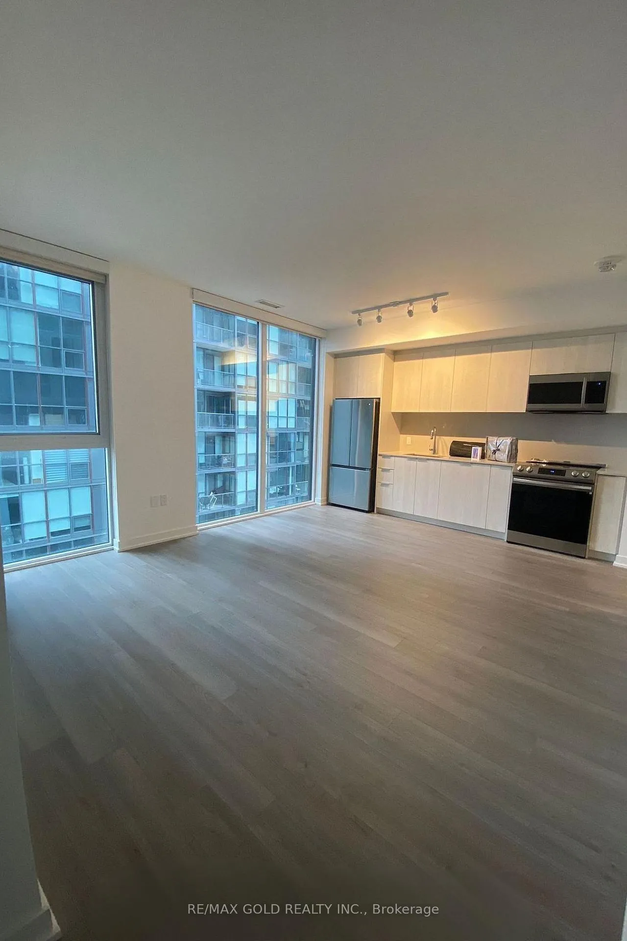 Photo 4 of Unit 1708, 357 King Street W, Toronto, Waterfront Communities — HOMEH