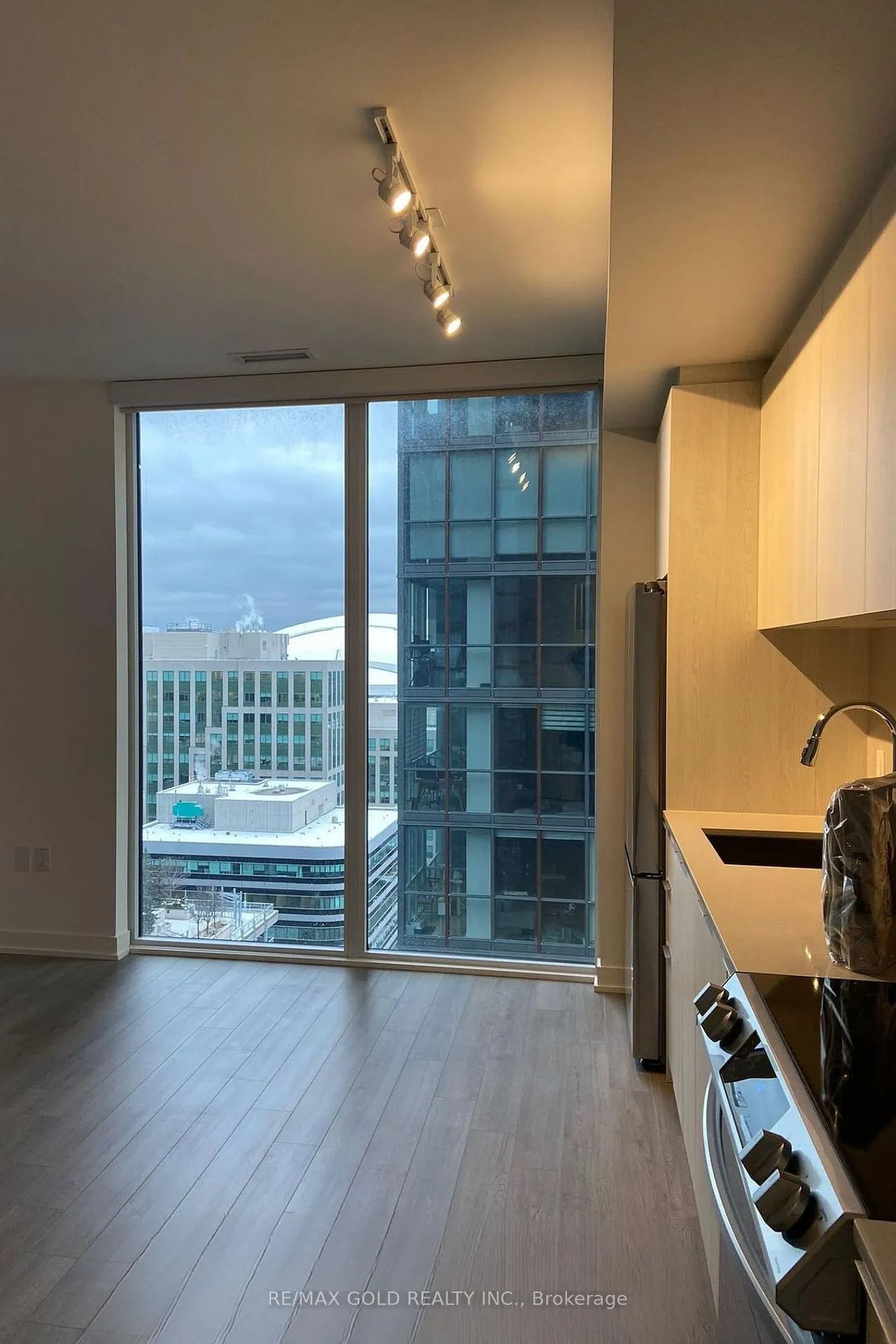 Photo 5 of Unit 1708, 357 King Street W, Toronto, Waterfront Communities — HOMEH