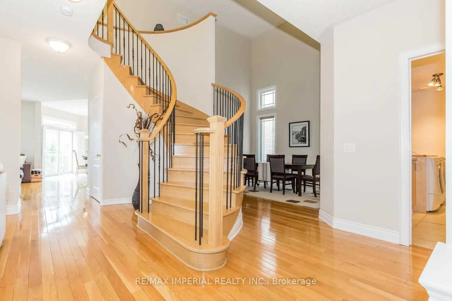 Photo 1 of Unit 1, 205 Conover Avenue, Aurora, Bayview Northeast — HOMEH