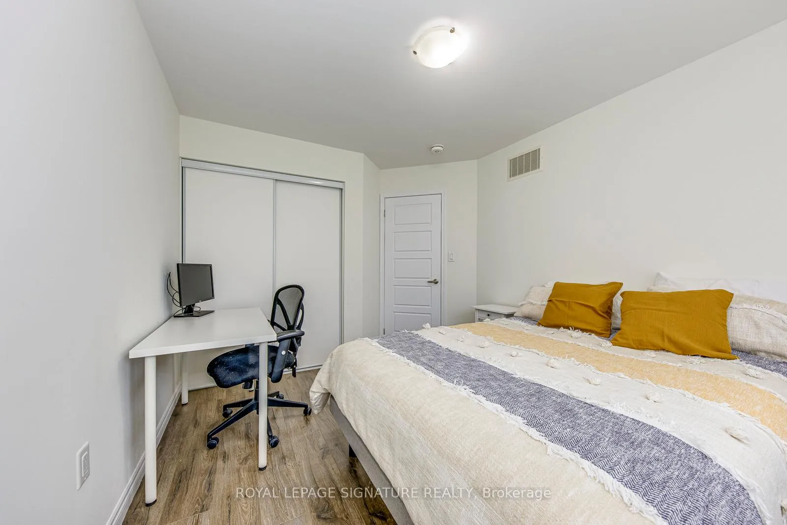 Photo 17 of 288 Murlock Heights, Milton, Ford — HOMEH