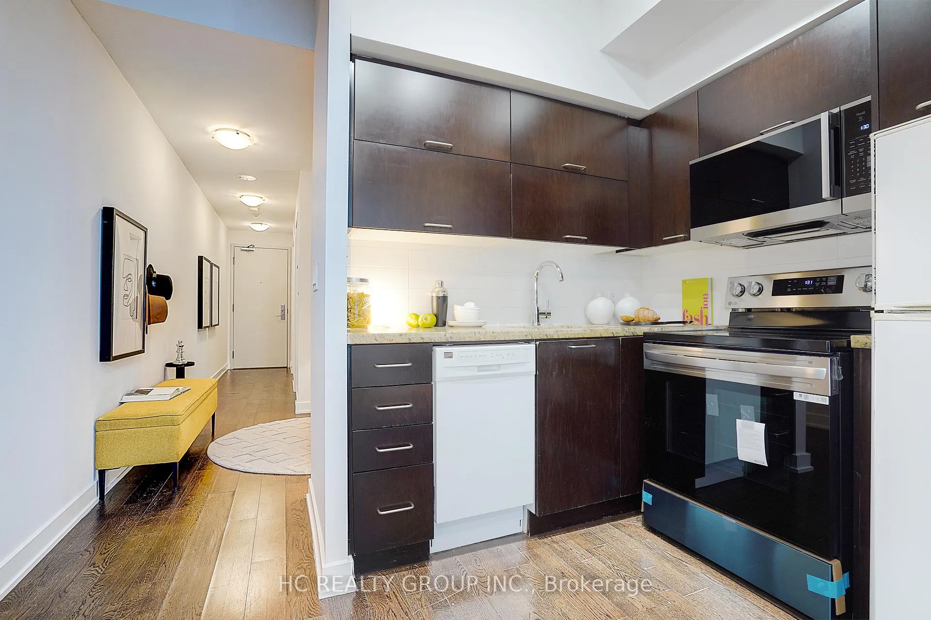Photo 6 of Unit 705, 21 Nelson Street, Toronto, Waterfront Communities — HOMEH