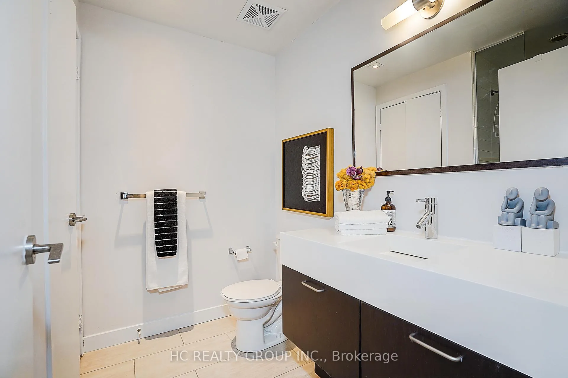 Photo 8 of Unit 705, 21 Nelson Street, Toronto, Waterfront Communities — HOMEH