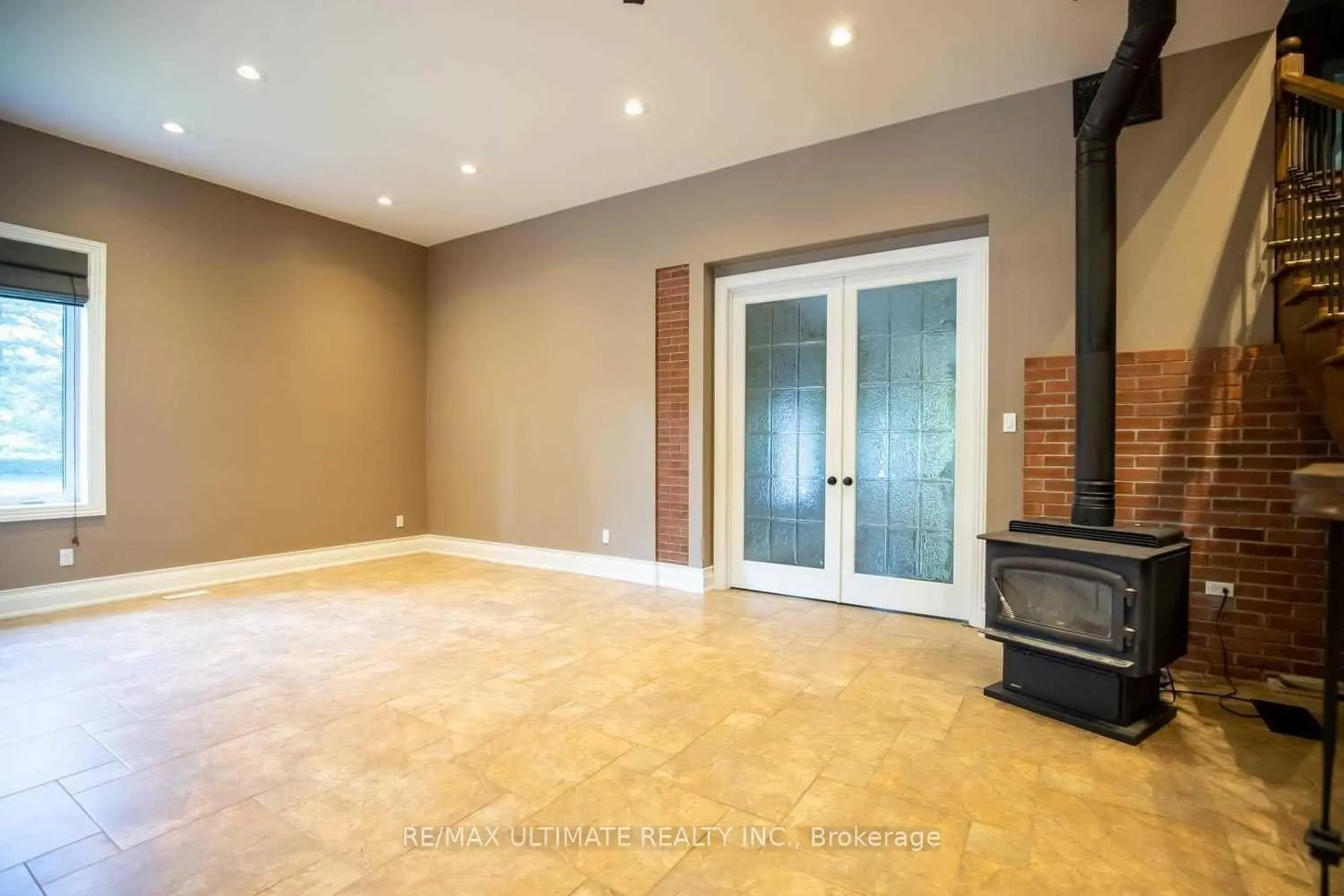 Photo 4 of 6472 Country Lane, Whitby, Rural Whitby — HOMEH