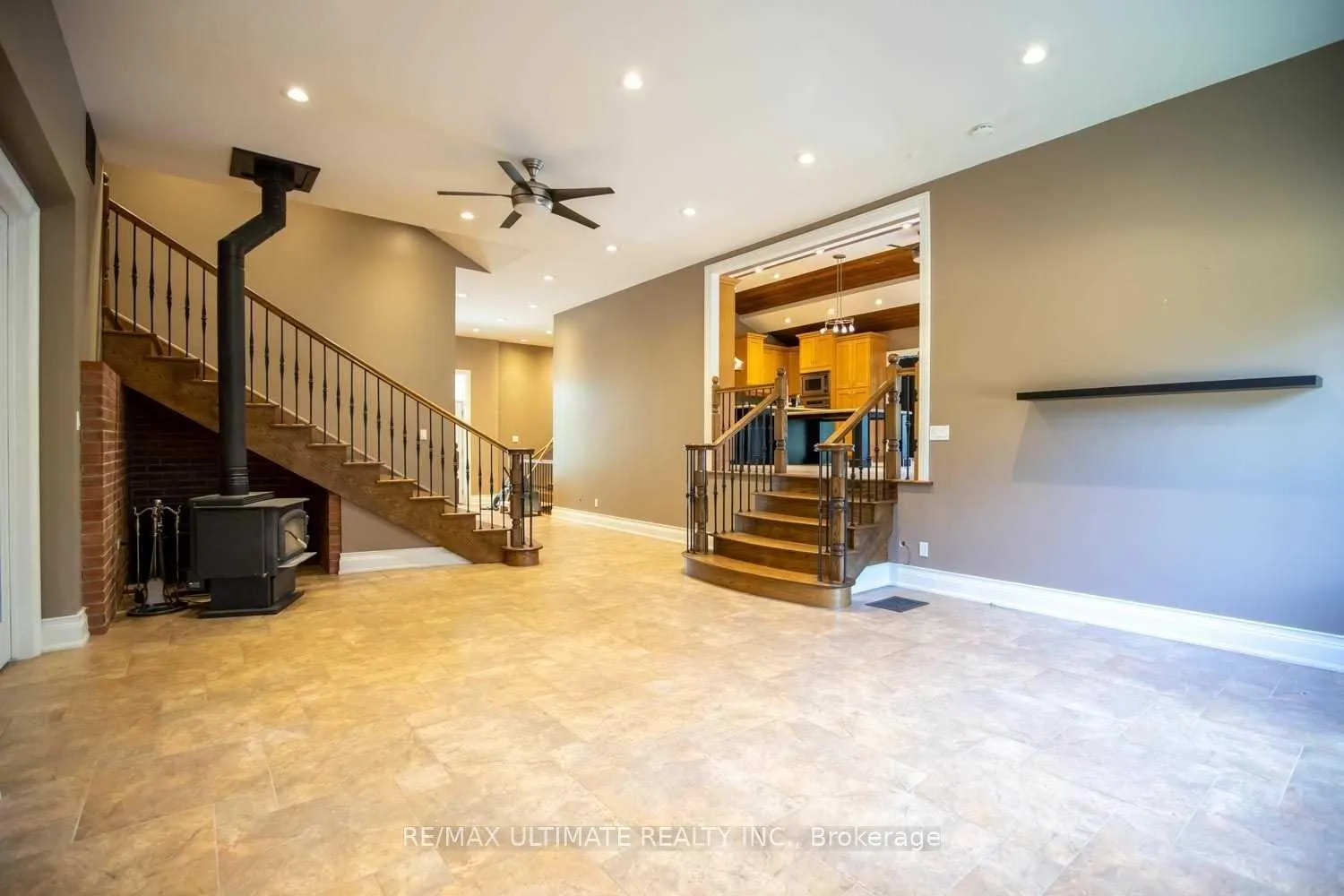 Photo 5 of 6472 Country Lane, Whitby, Rural Whitby — HOMEH
