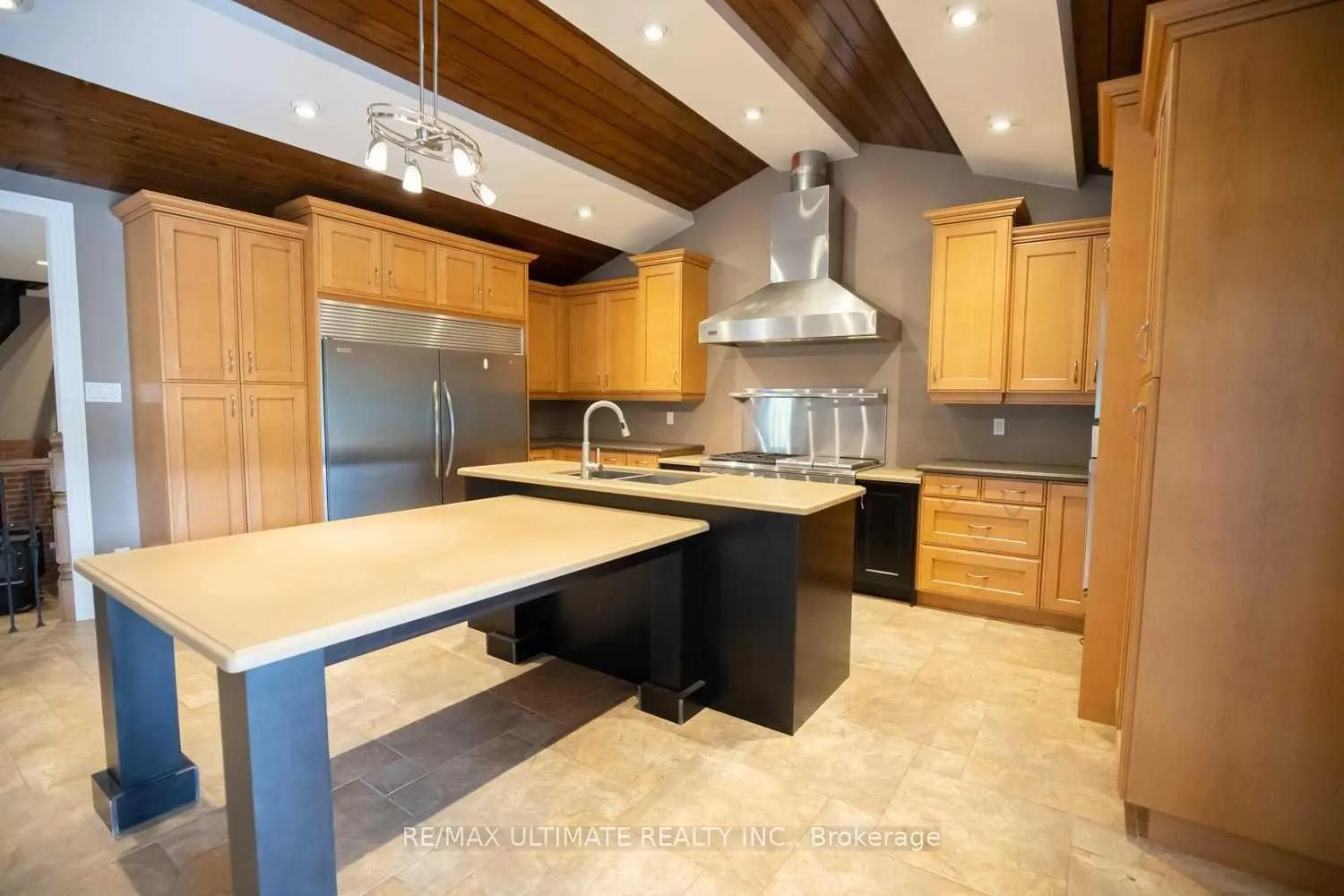 Photo 8 of 6472 Country Lane, Whitby, Rural Whitby — HOMEH