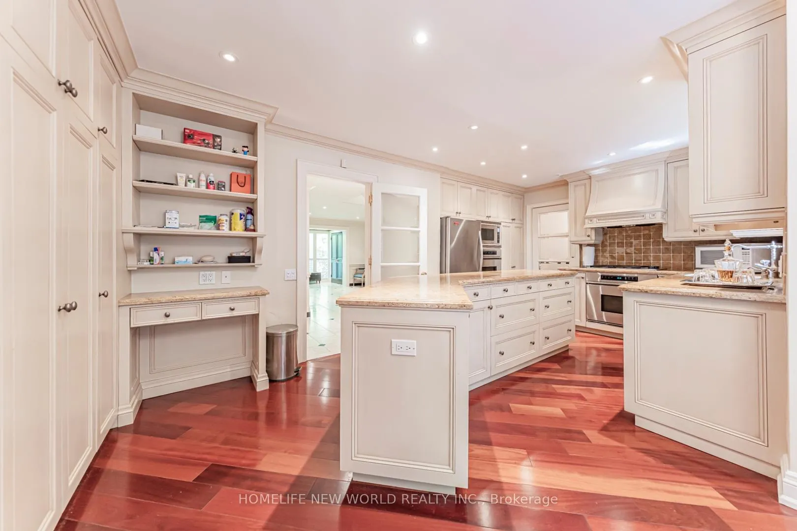 Photo 9 of 1 Campbell Crescent, North York, Bridle Path-Sunnybrook-York Mills — HOMEH
