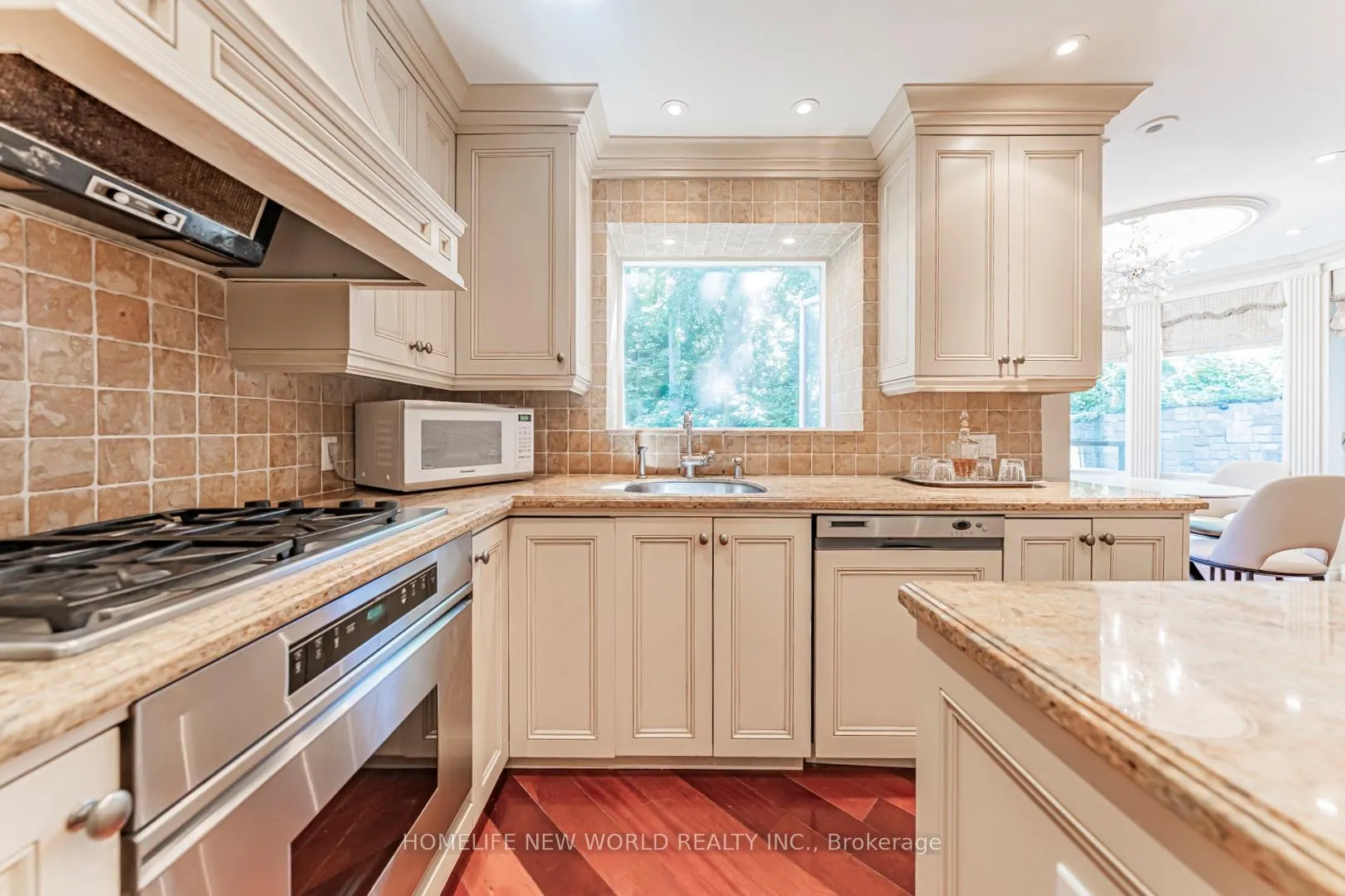 Photo 11 of 1 Campbell Crescent, North York, Bridle Path-Sunnybrook-York Mills — HOMEH