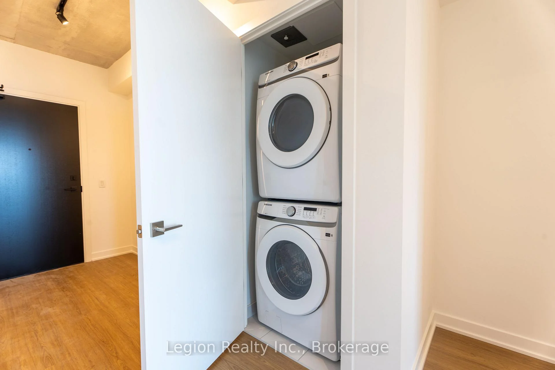 Photo 10 of Unit 2308, 284 King Street E, Toronto, Moss Park — HOMEH