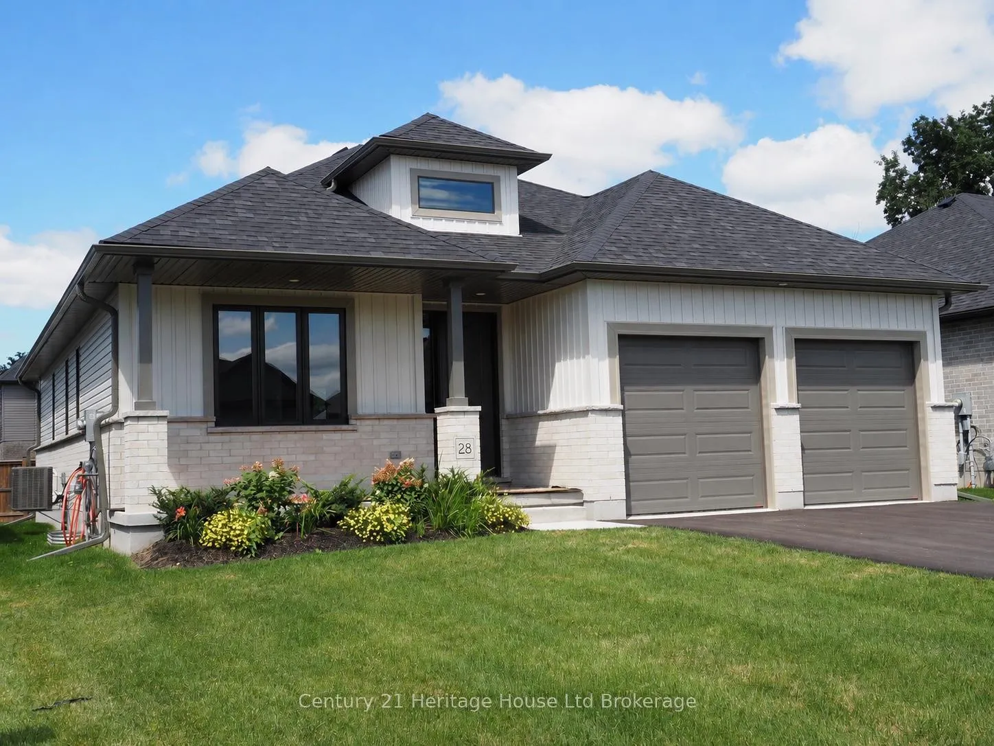 Photo 2 of 28 Sycamore Drive, Tillsonburg — HOMEH