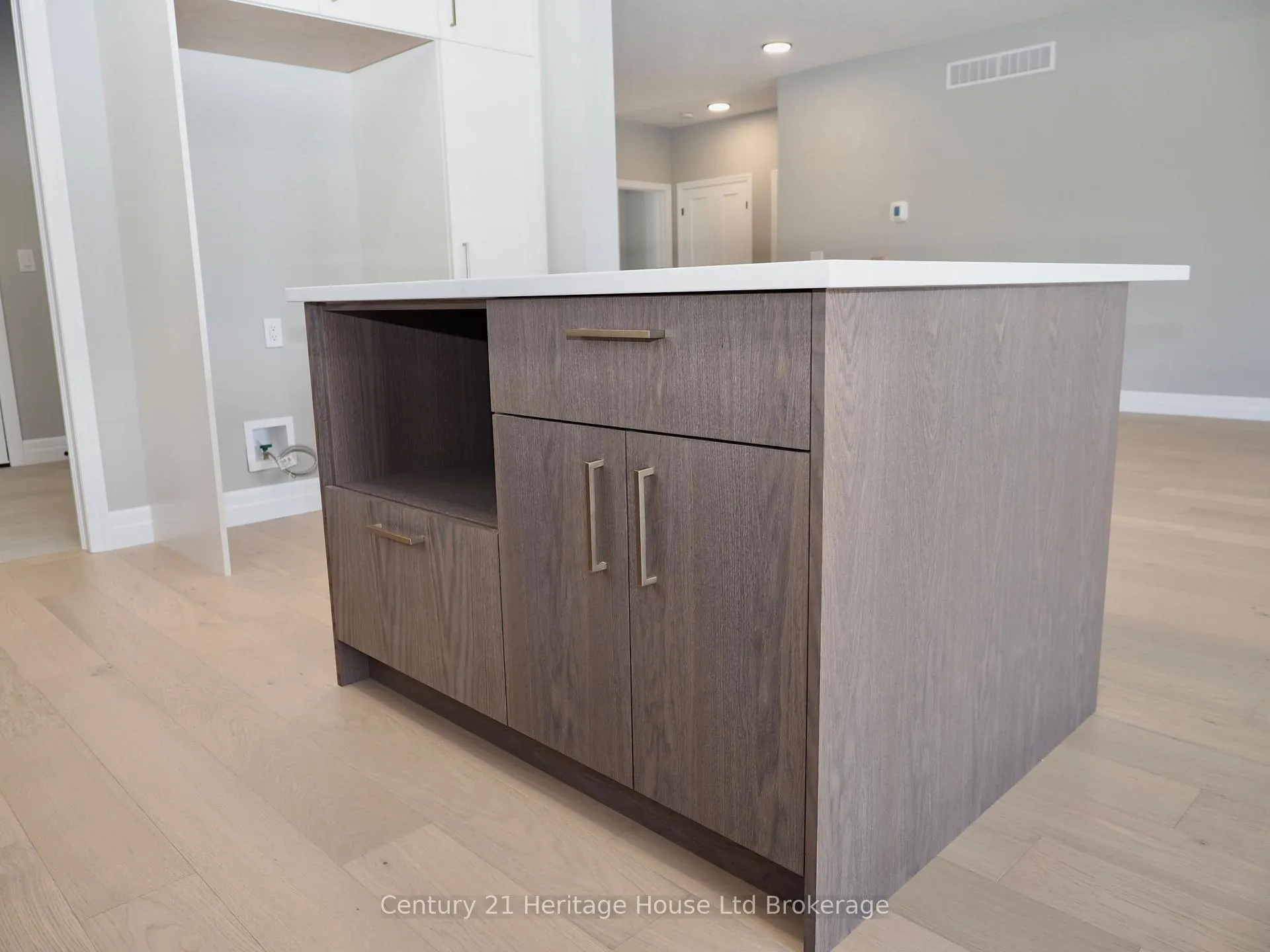 Photo 7 of 28 Sycamore Drive, Tillsonburg — HOMEH
