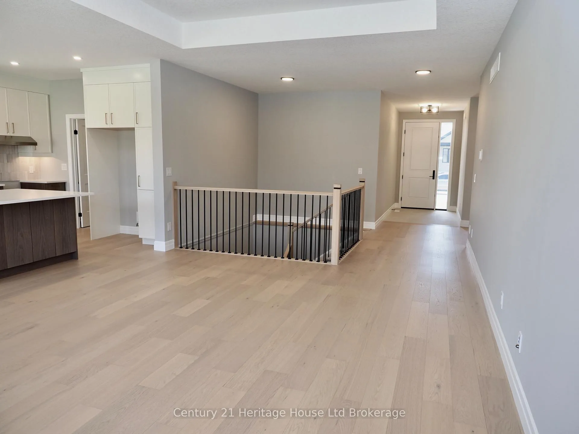 Photo 11 of 28 Sycamore Drive, Tillsonburg — HOMEH