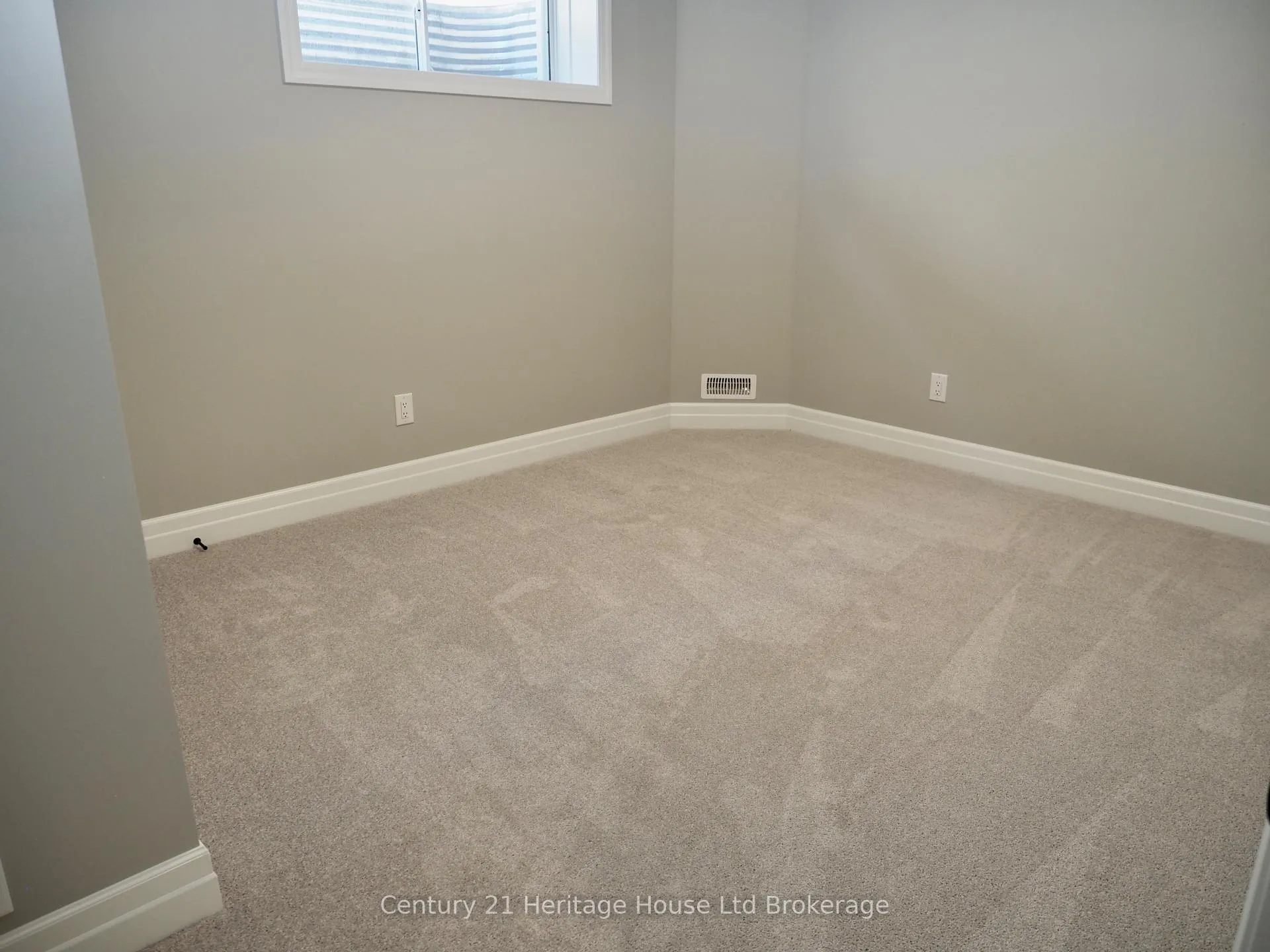 Photo 16 of 28 Sycamore Drive, Tillsonburg — HOMEH