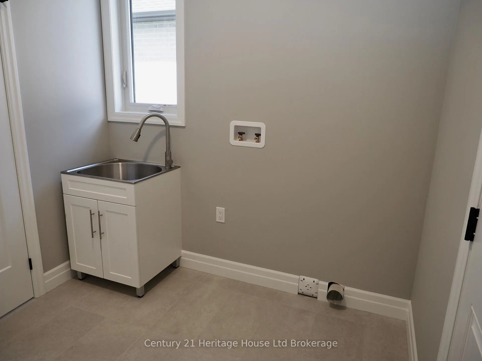 Photo 21 of 28 Sycamore Drive, Tillsonburg — HOMEH
