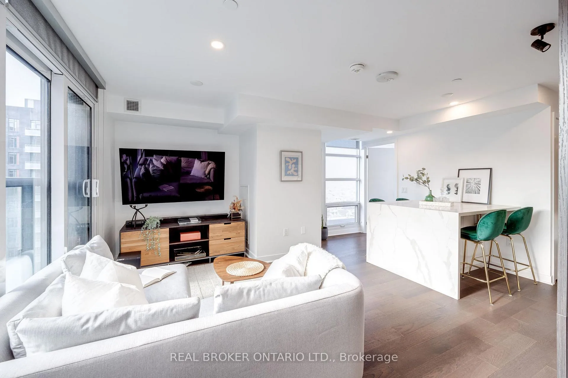 Photo 1 of Unit 1308, 501 Adelaide Street W, Toronto, Waterfront Communities — HOMEH