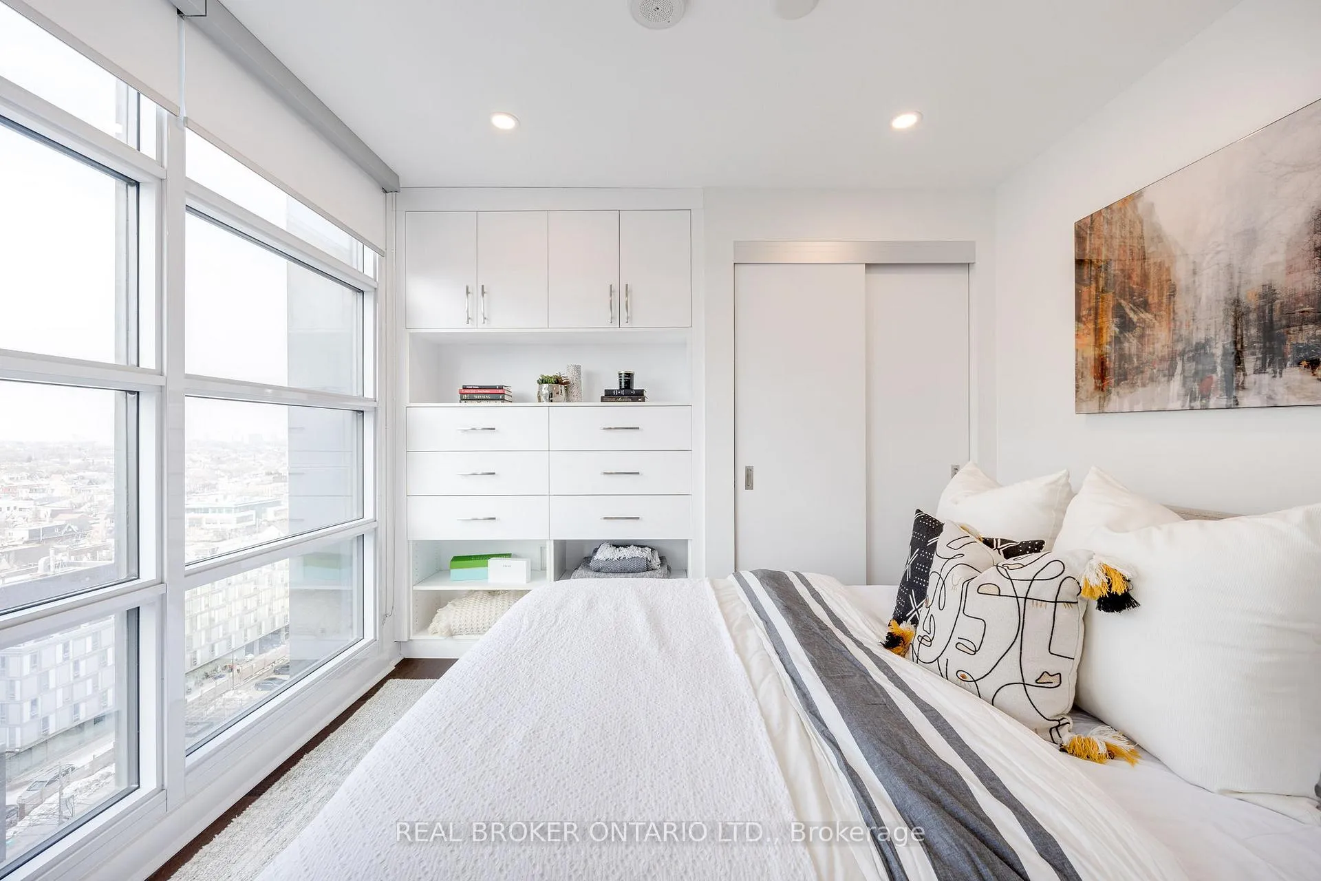 Photo 13 of Unit 1308, 501 Adelaide Street W, Toronto, Waterfront Communities — HOMEH