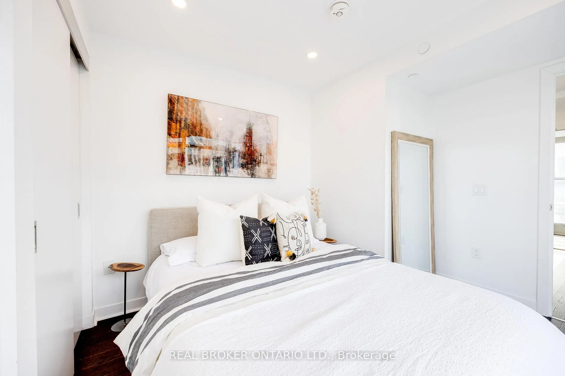 Photo 14 of Unit 1308, 501 Adelaide Street W, Toronto, Waterfront Communities — HOMEH