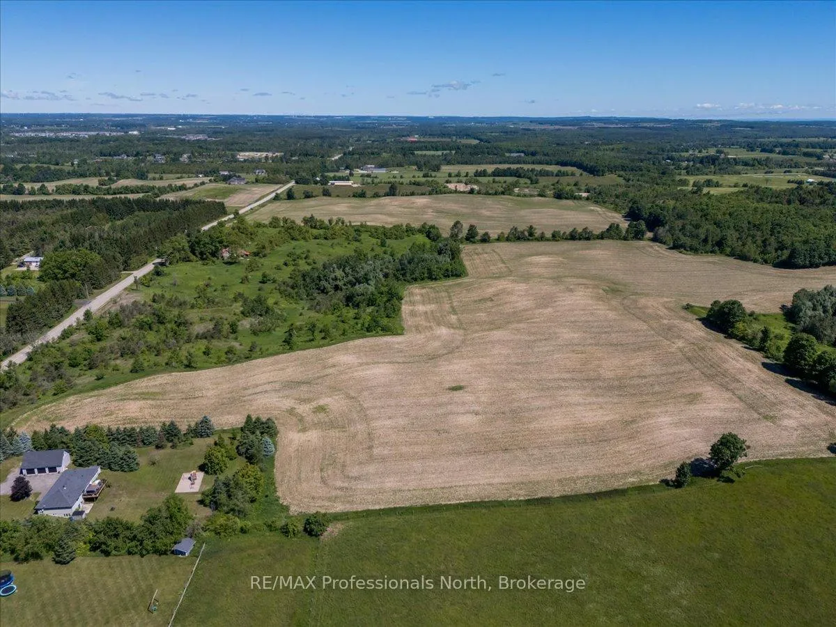 Photo 4 of 555463 Mono-Amaranth Townline, Mono, Rural Mono — HOMEH