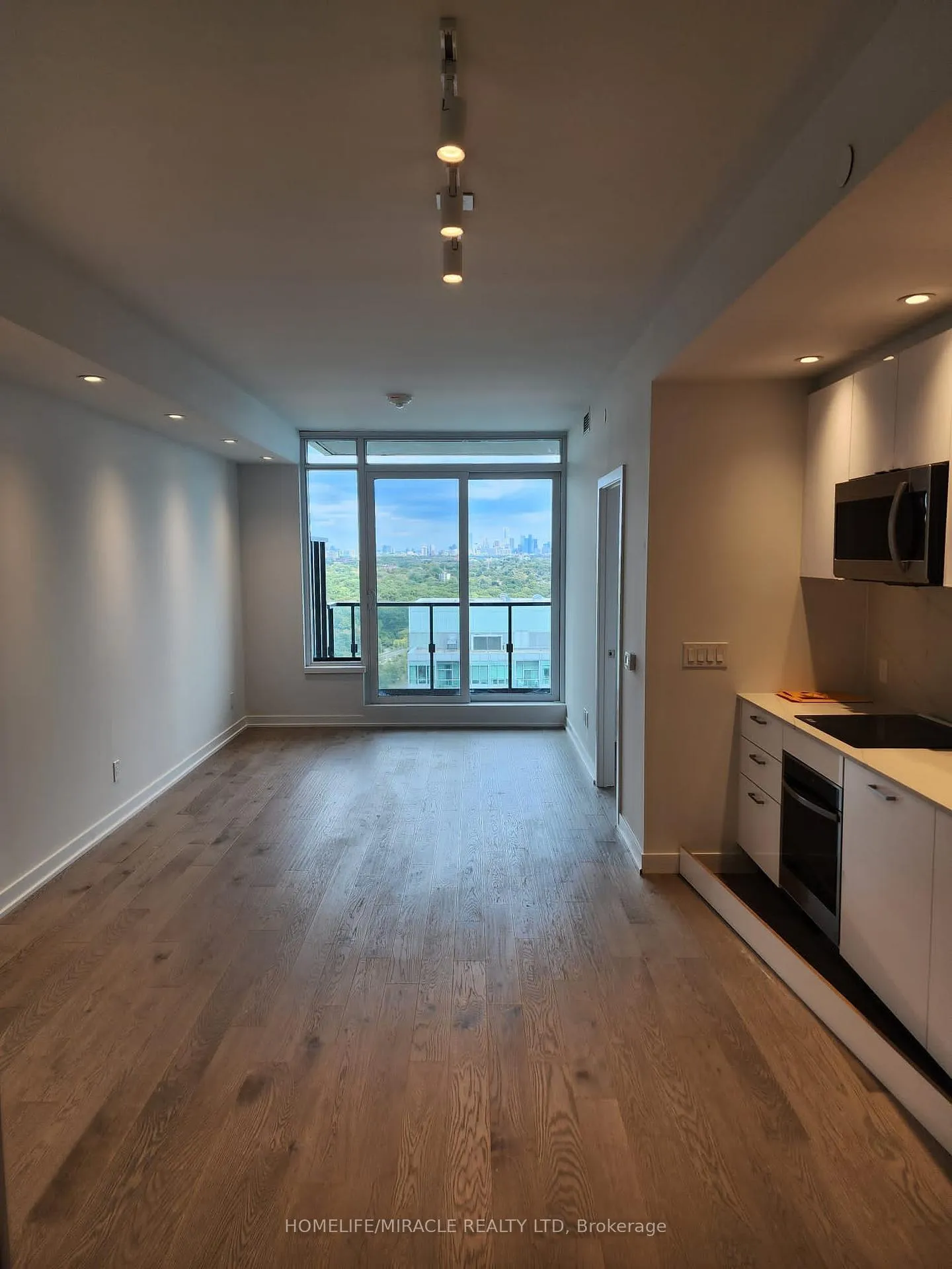Photo 4 of Unit 2805, 1926 Lakeshore Boulevard W, Toronto, High Park-Swansea — HOMEH