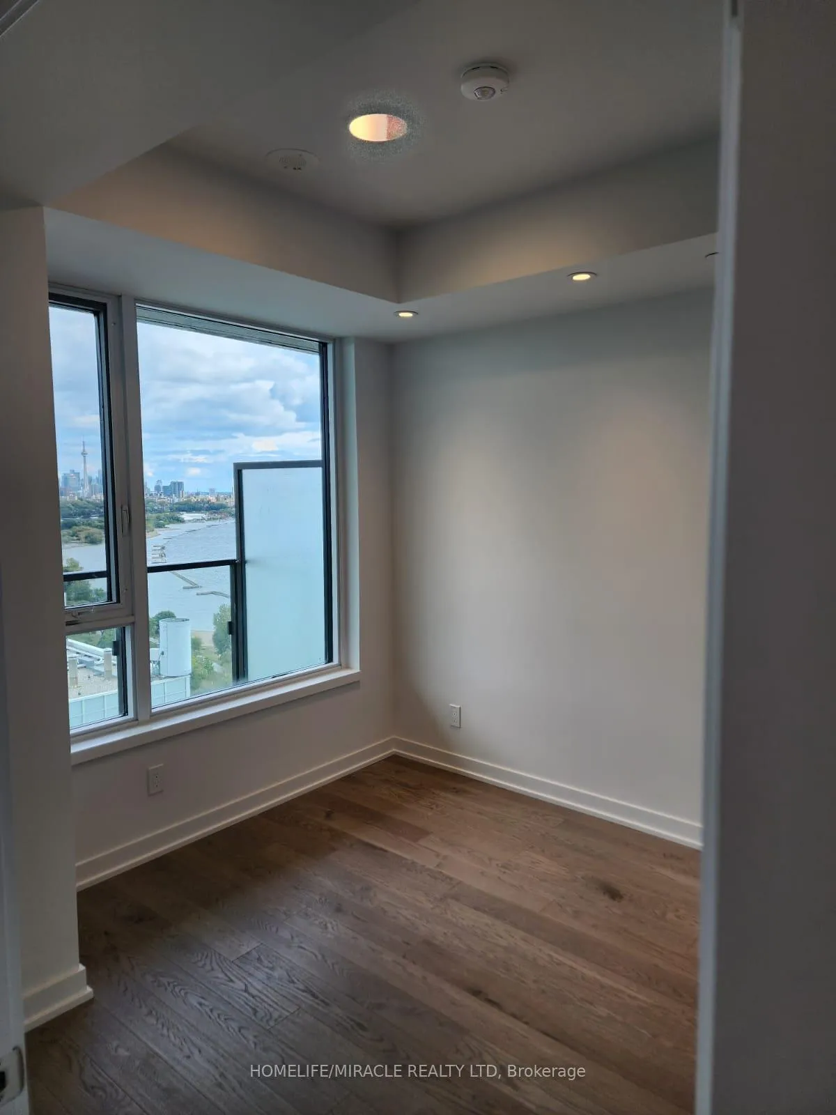 Photo 5 of Unit 2805, 1926 Lakeshore Boulevard W, Toronto, High Park-Swansea — HOMEH