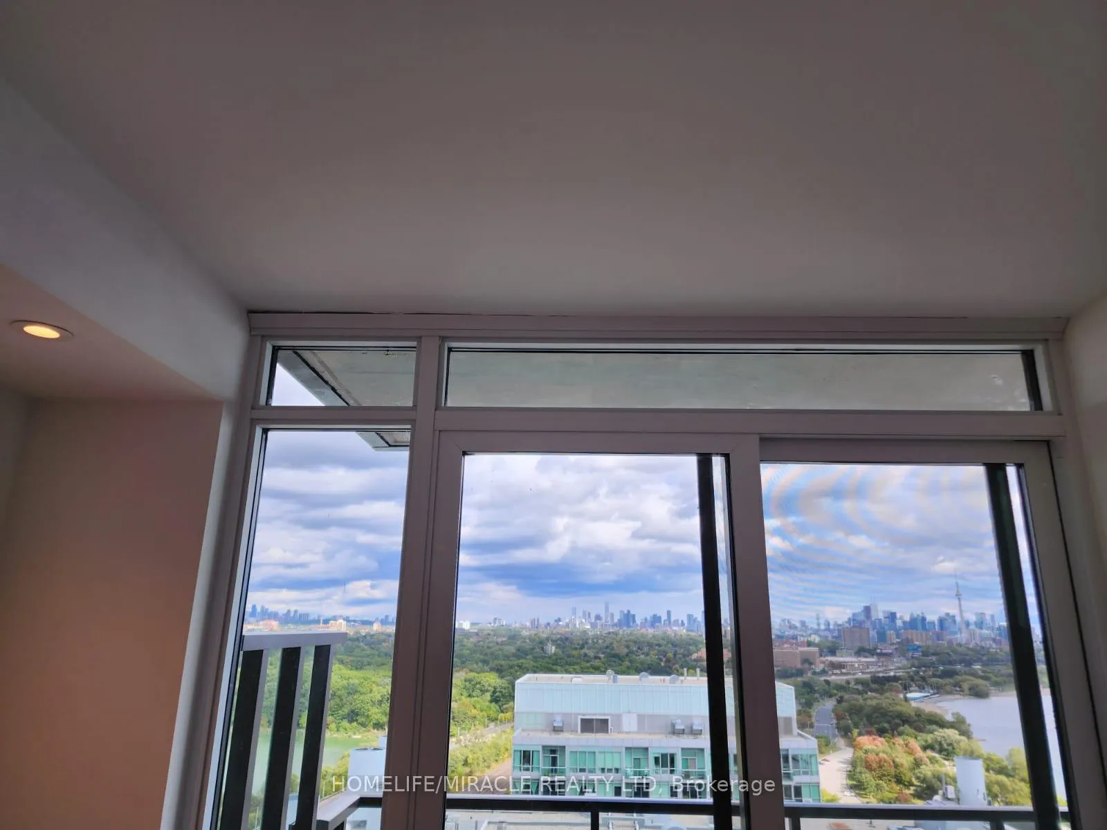 Photo 8 of Unit 2805, 1926 Lakeshore Boulevard W, Toronto, High Park-Swansea — HOMEH