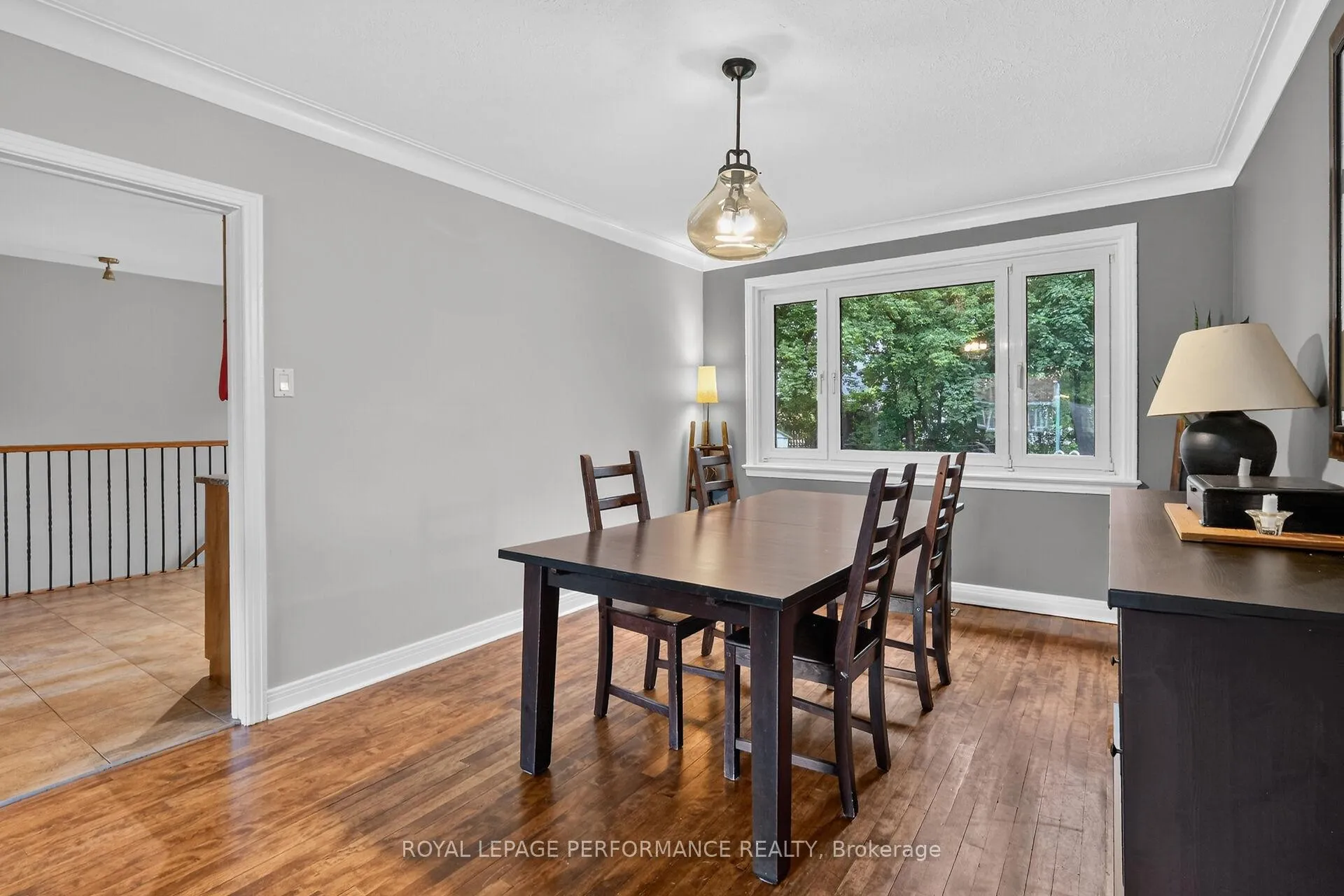 Photo 6 of 105 Crownhill Street, Ottawa, Cardinal Heights — HOMEH