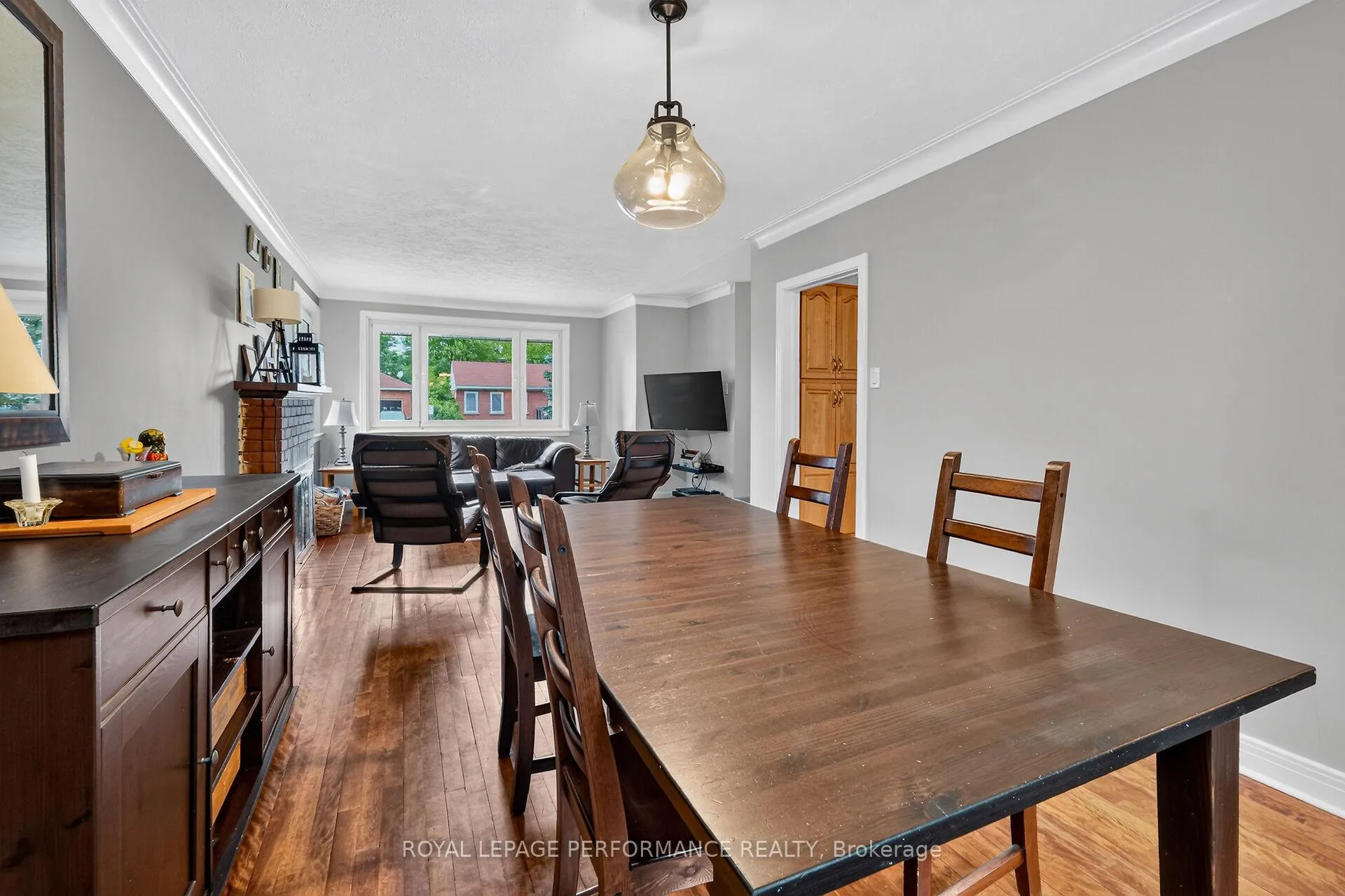 Photo 7 of 105 Crownhill Street, Ottawa, Cardinal Heights — HOMEH