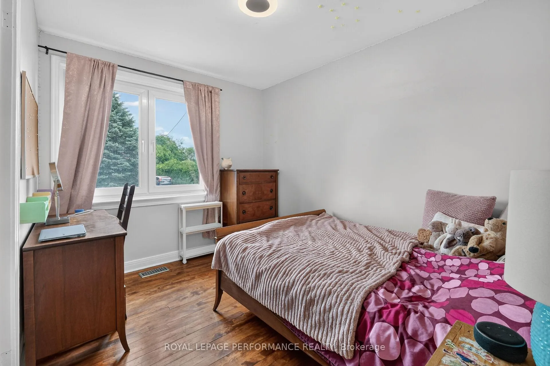 Photo 10 of 105 Crownhill Street, Ottawa, Cardinal Heights — HOMEH
