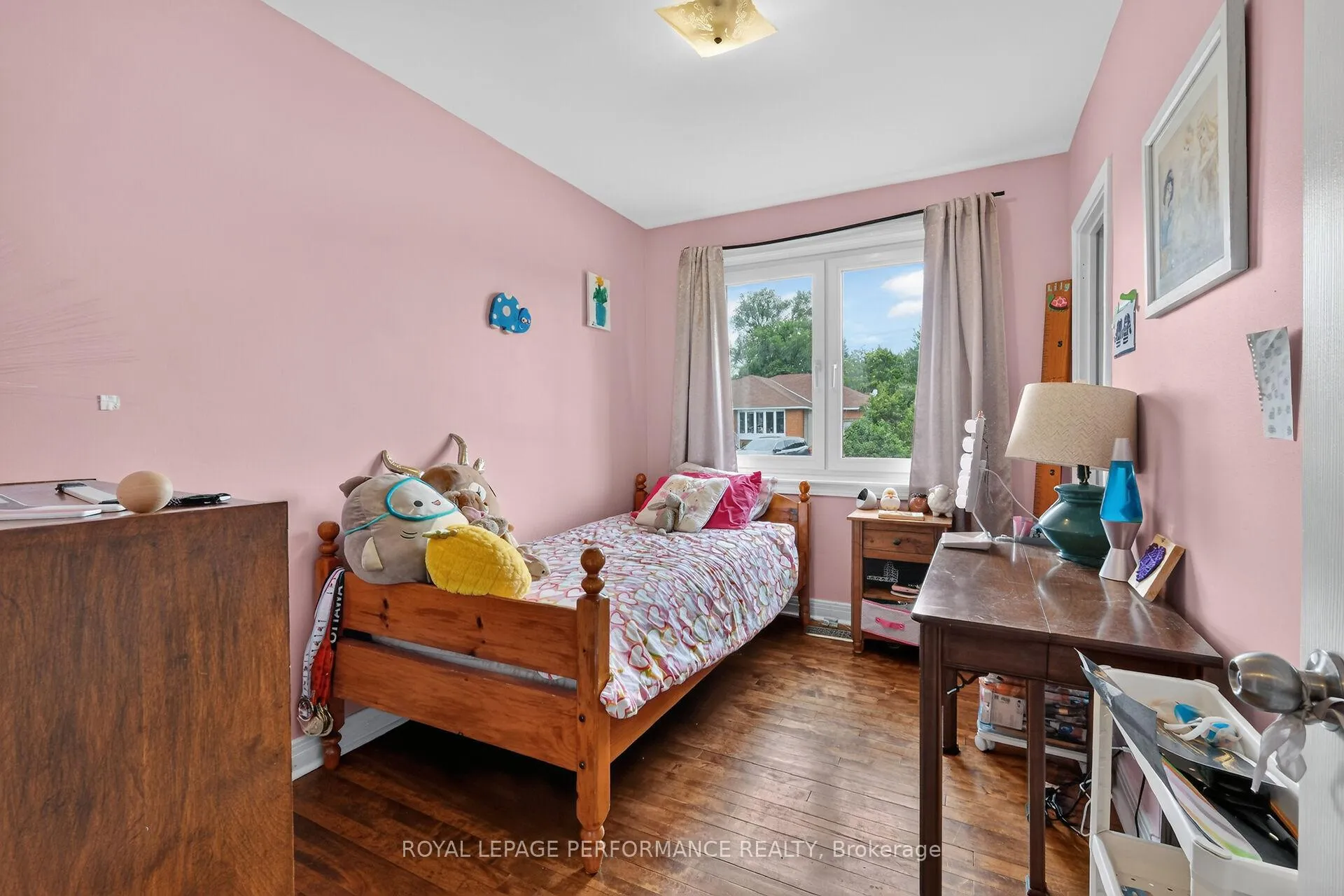 Photo 11 of 105 Crownhill Street, Ottawa, Cardinal Heights — HOMEH