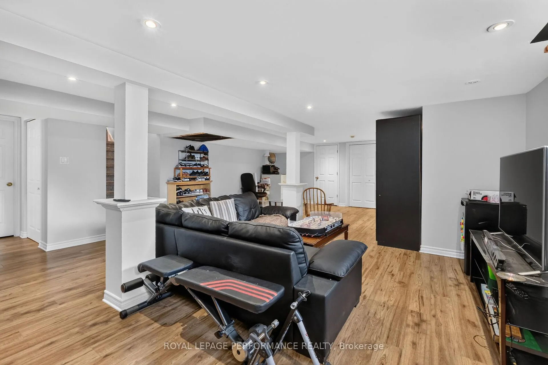 Photo 15 of 105 Crownhill Street, Ottawa, Cardinal Heights — HOMEH