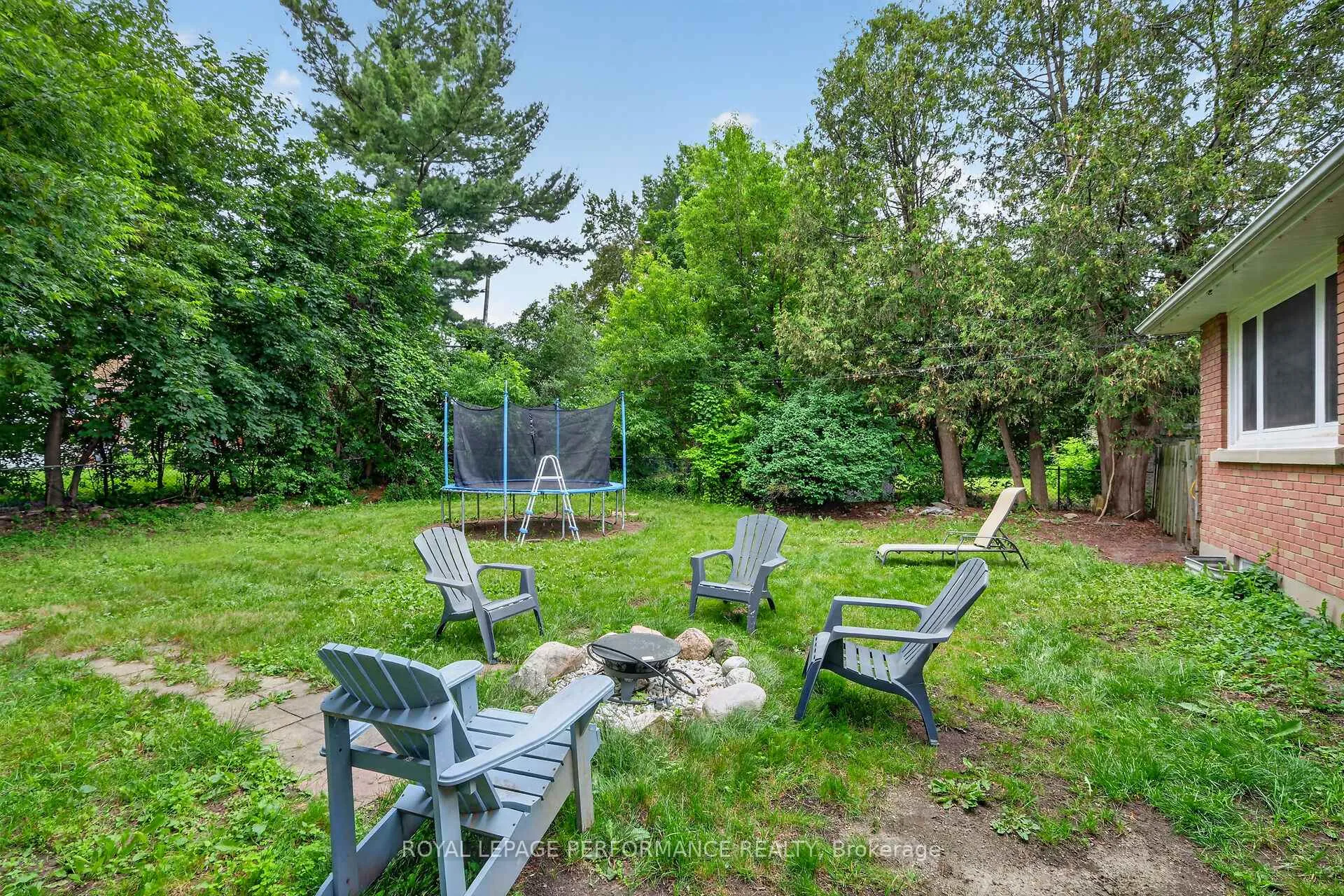 Photo 19 of 105 Crownhill Street, Ottawa, Cardinal Heights — HOMEH