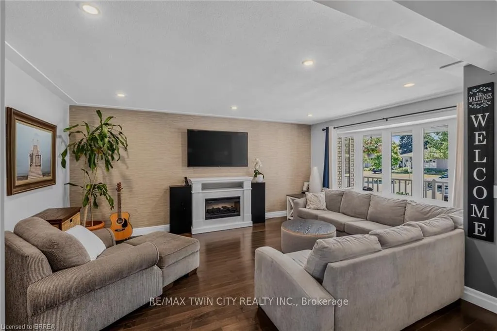 Photo 14 of 38 Brier Park Road, Brantford, Greenbrier — HOMEH